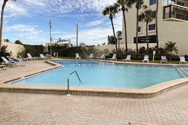Fun and Bright Beachfront Condo W Shared Pool Pool Spa Gulf View and Free WiFi