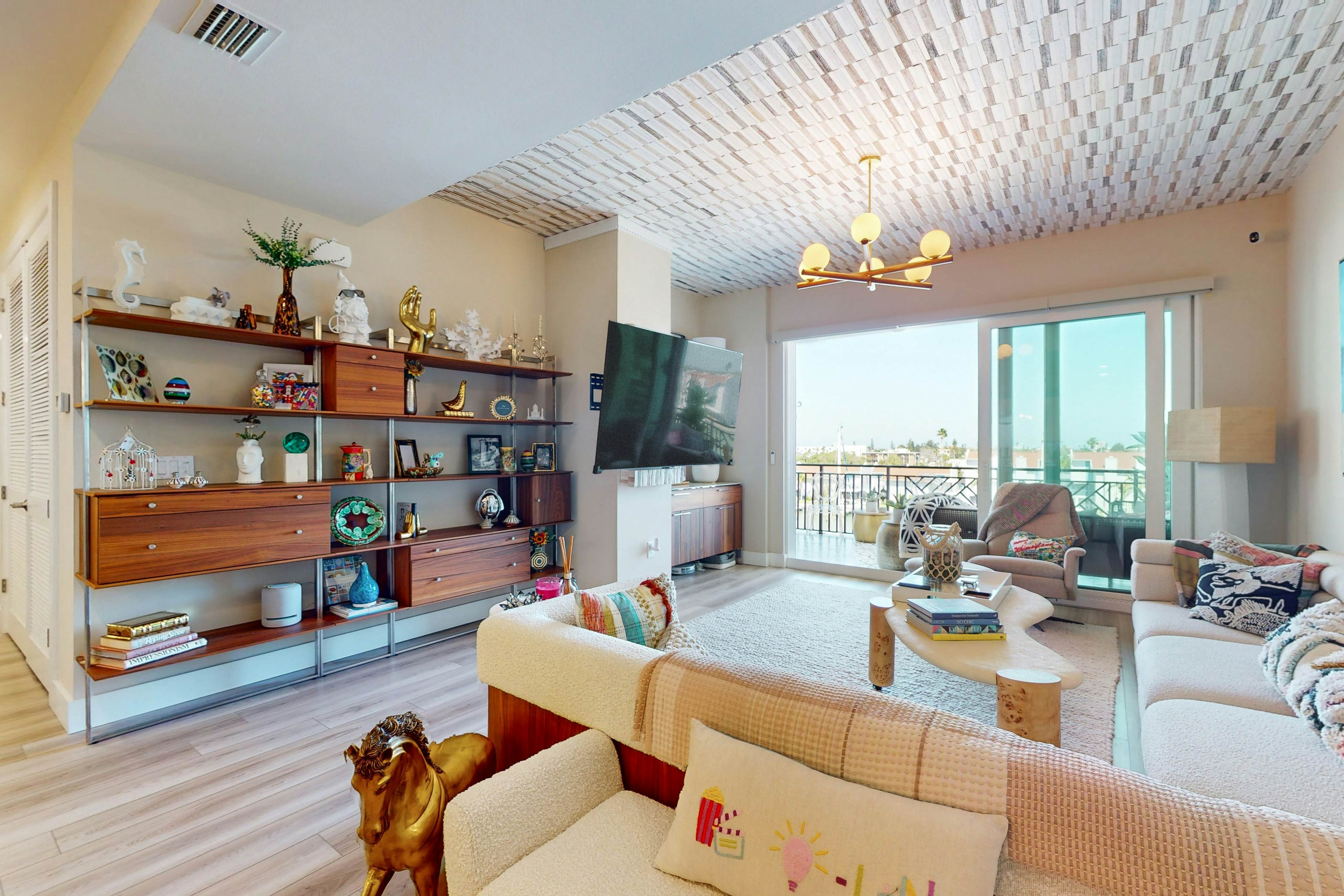 Island Luxury: Resort-Style Condo in Madeira Beach with Spectacular Views