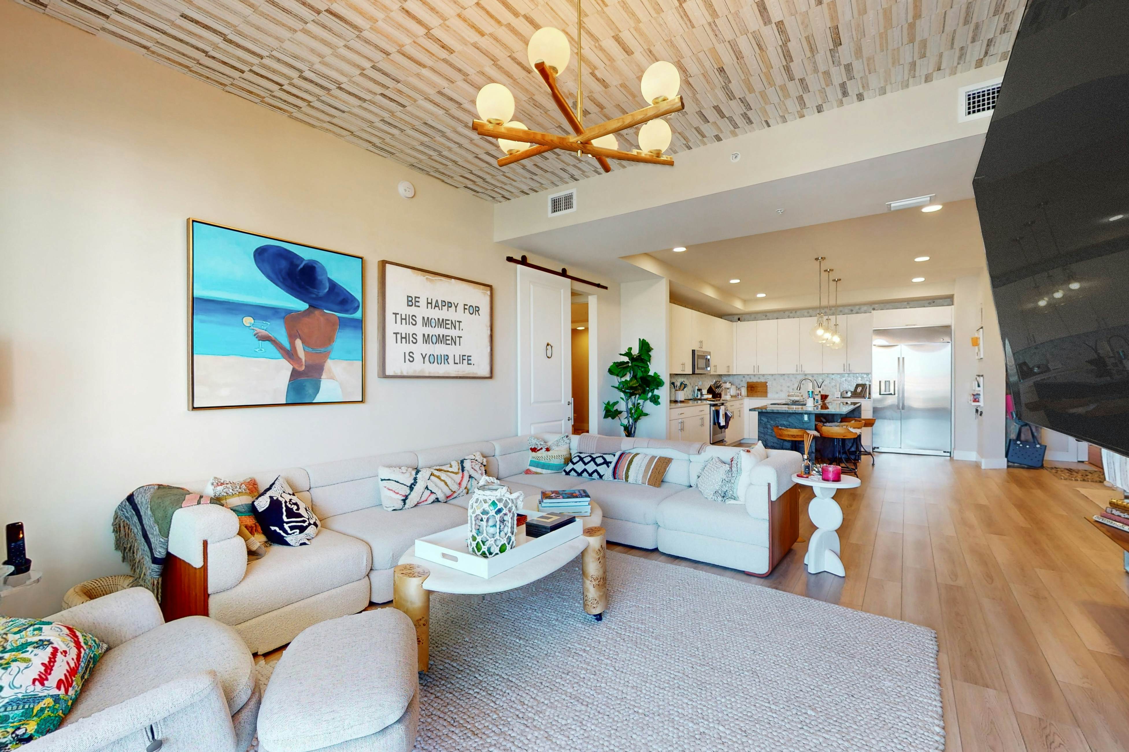 Island Luxury: Resort-Style Condo in Madeira Beach with Spectacular Views