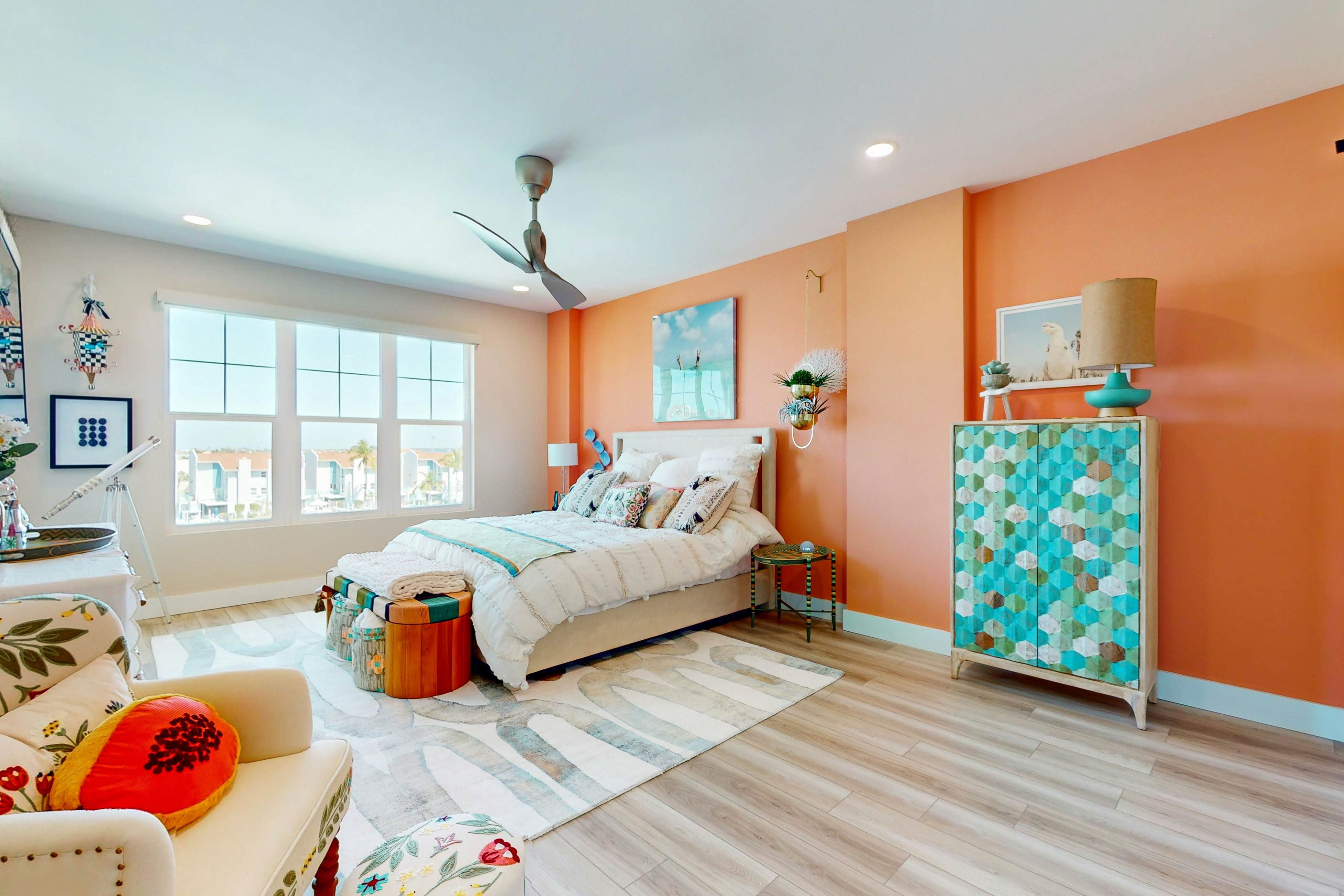 Island Luxury: Resort-Style Condo in Madeira Beach with Spectacular Views