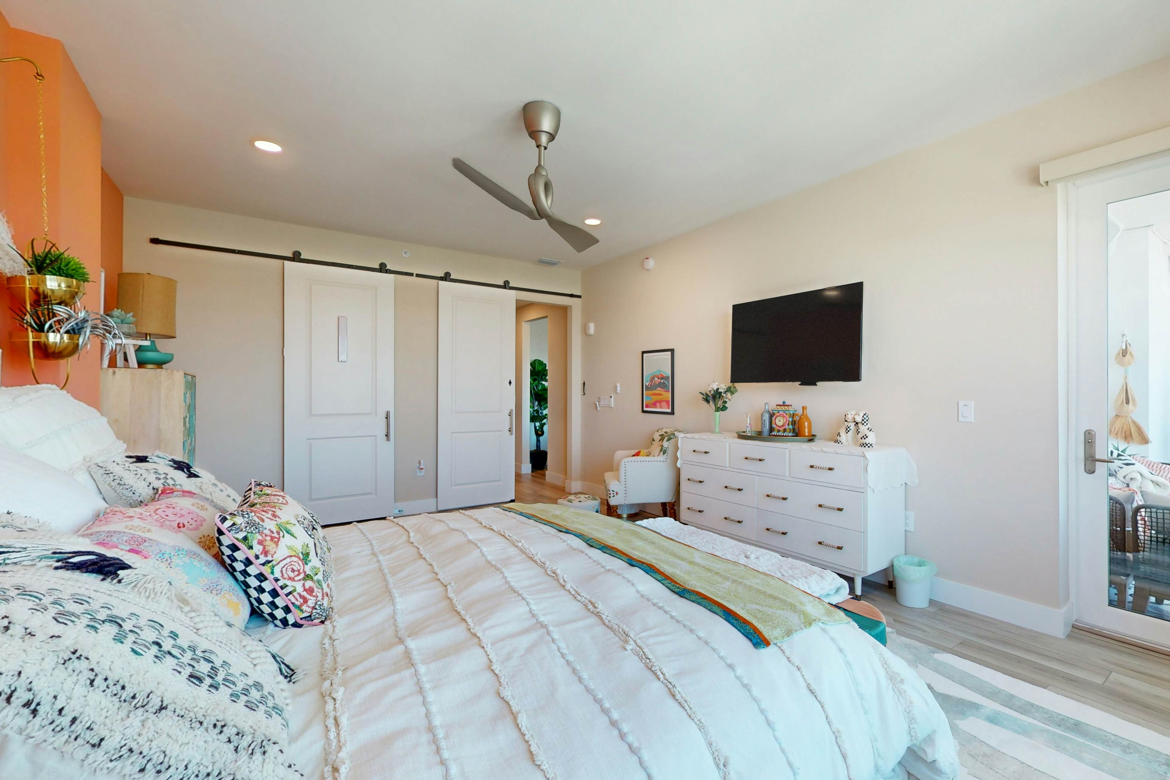 Island Luxury: Resort-Style Condo in Madeira Beach with Spectacular Views