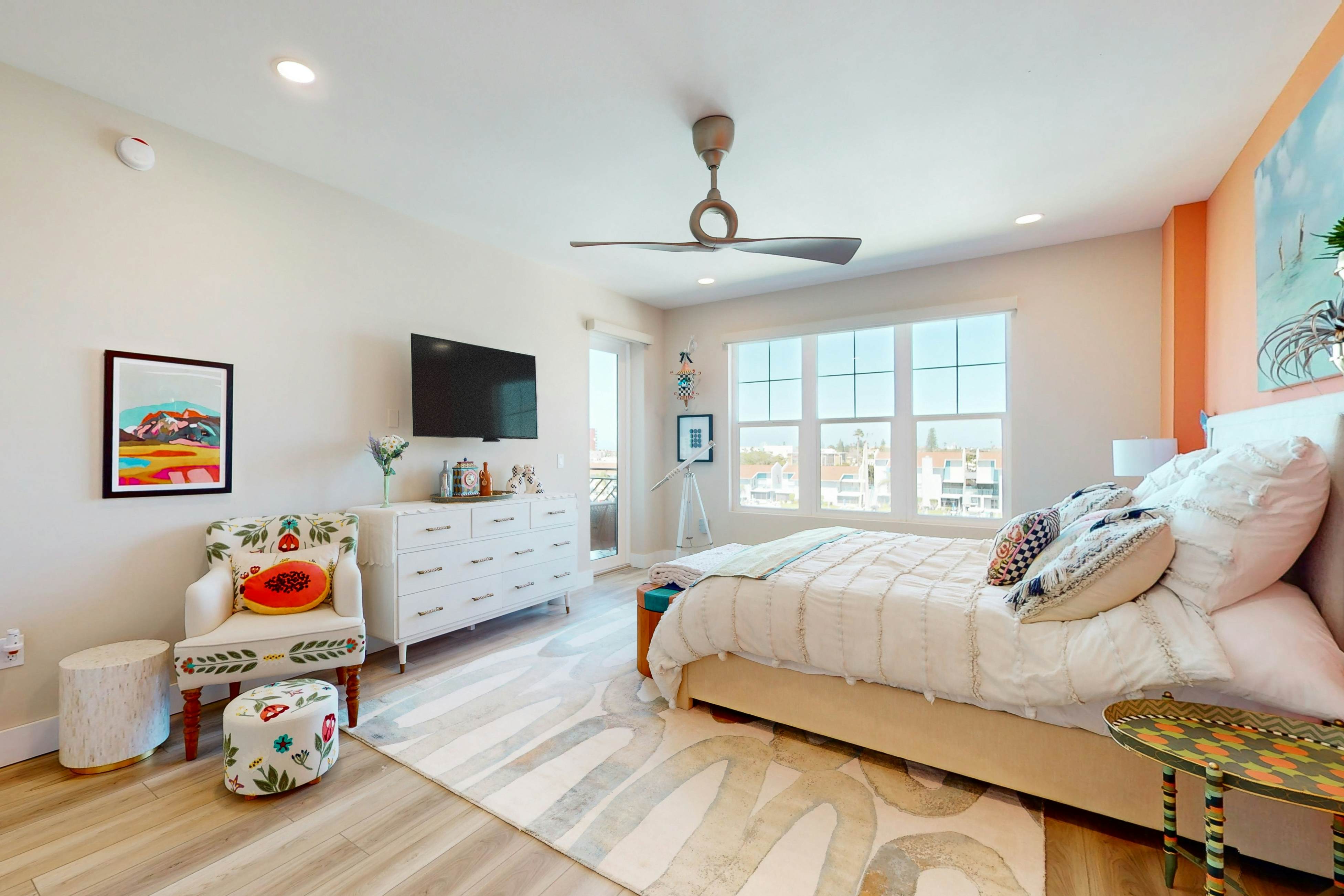 Island Luxury: Resort-Style Condo in Madeira Beach with Spectacular Views