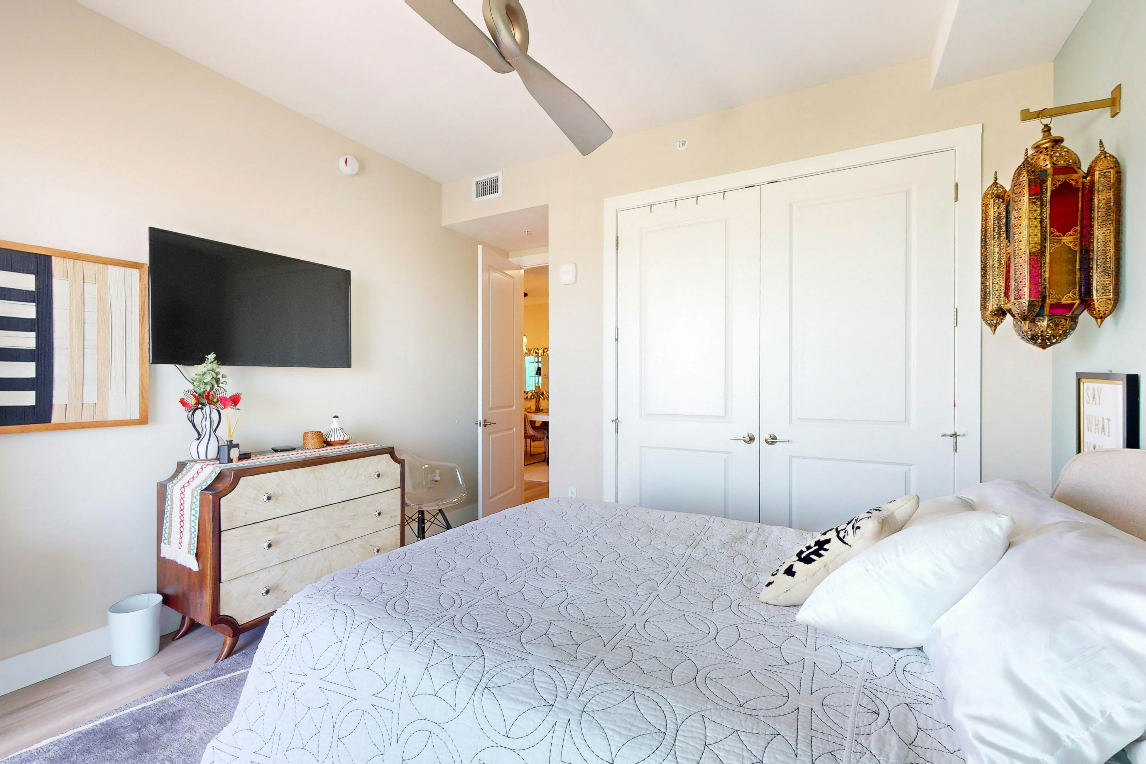 Island Luxury: Resort-Style Condo in Madeira Beach with Spectacular Views