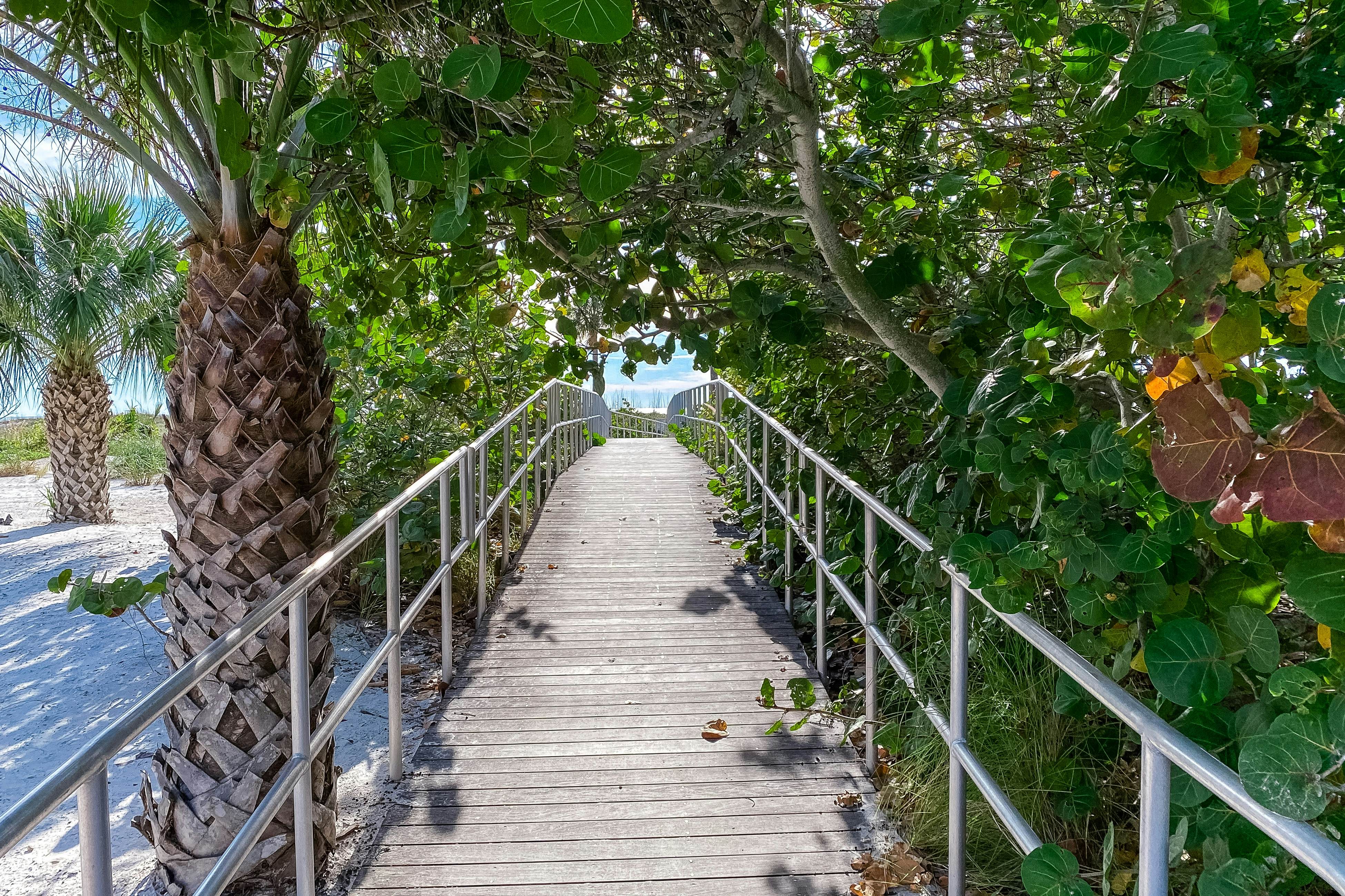 Island Luxury: Resort-Style Condo in Madeira Beach with Spectacular Views
