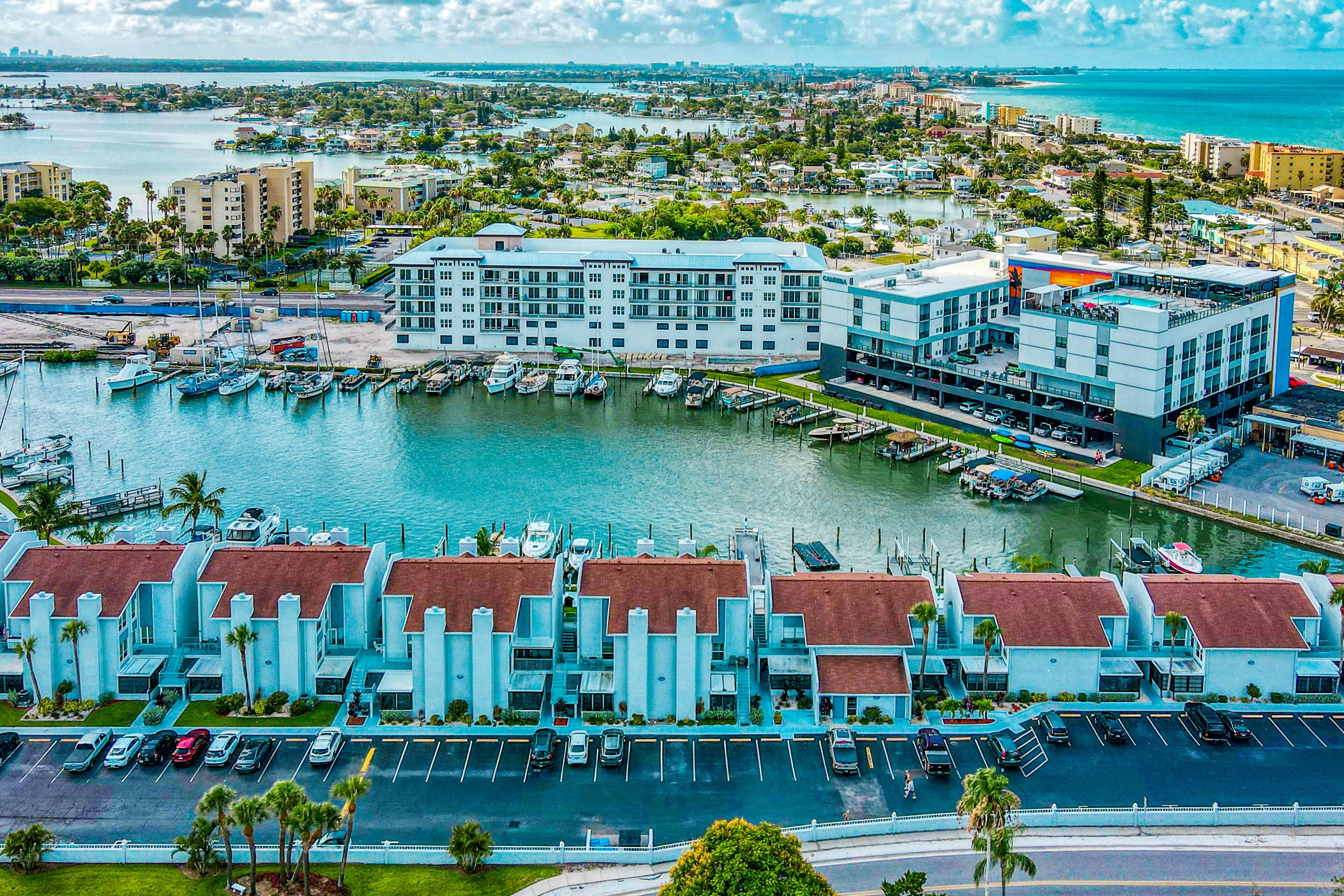 Island Luxury: Resort-Style Condo in Madeira Beach with Spectacular Views