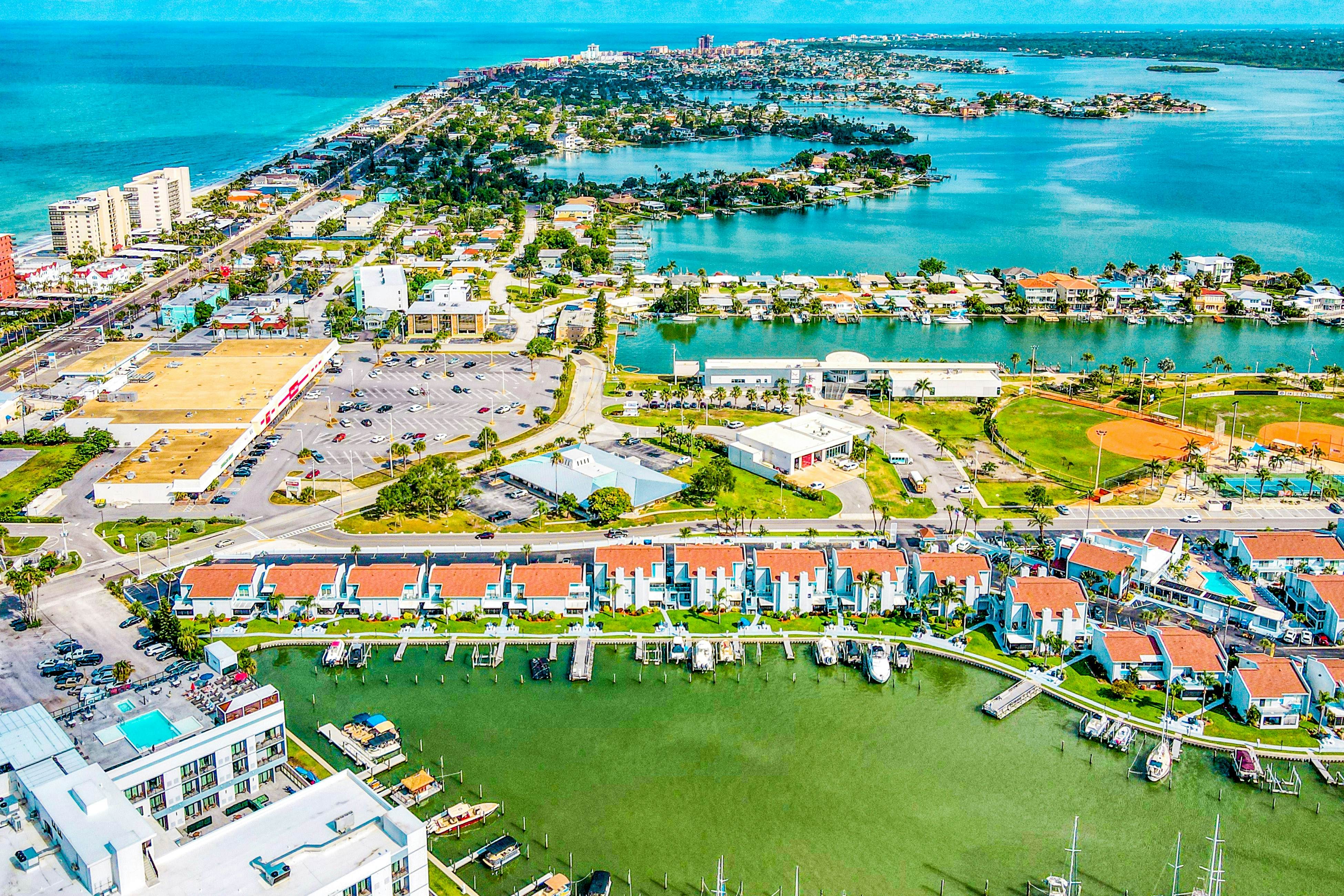 Island Luxury: Resort-Style Condo in Madeira Beach with Spectacular Views