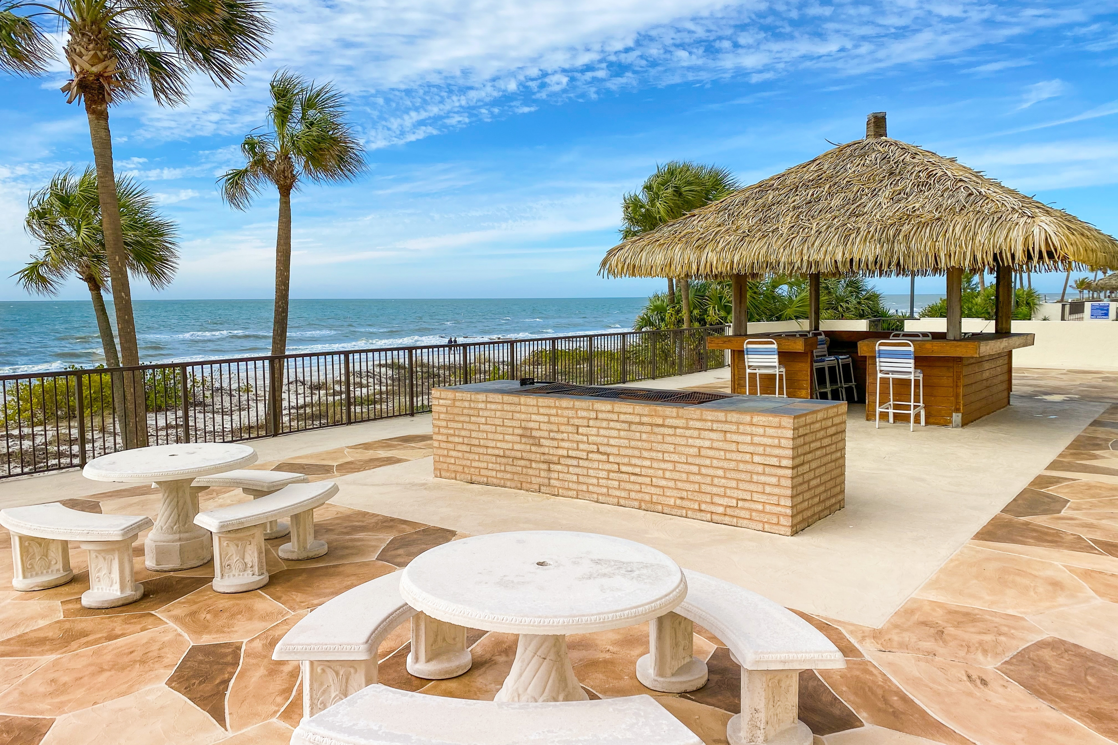 Oceanfront condo w stunning views fully equipped kitchen shared hot tub pool