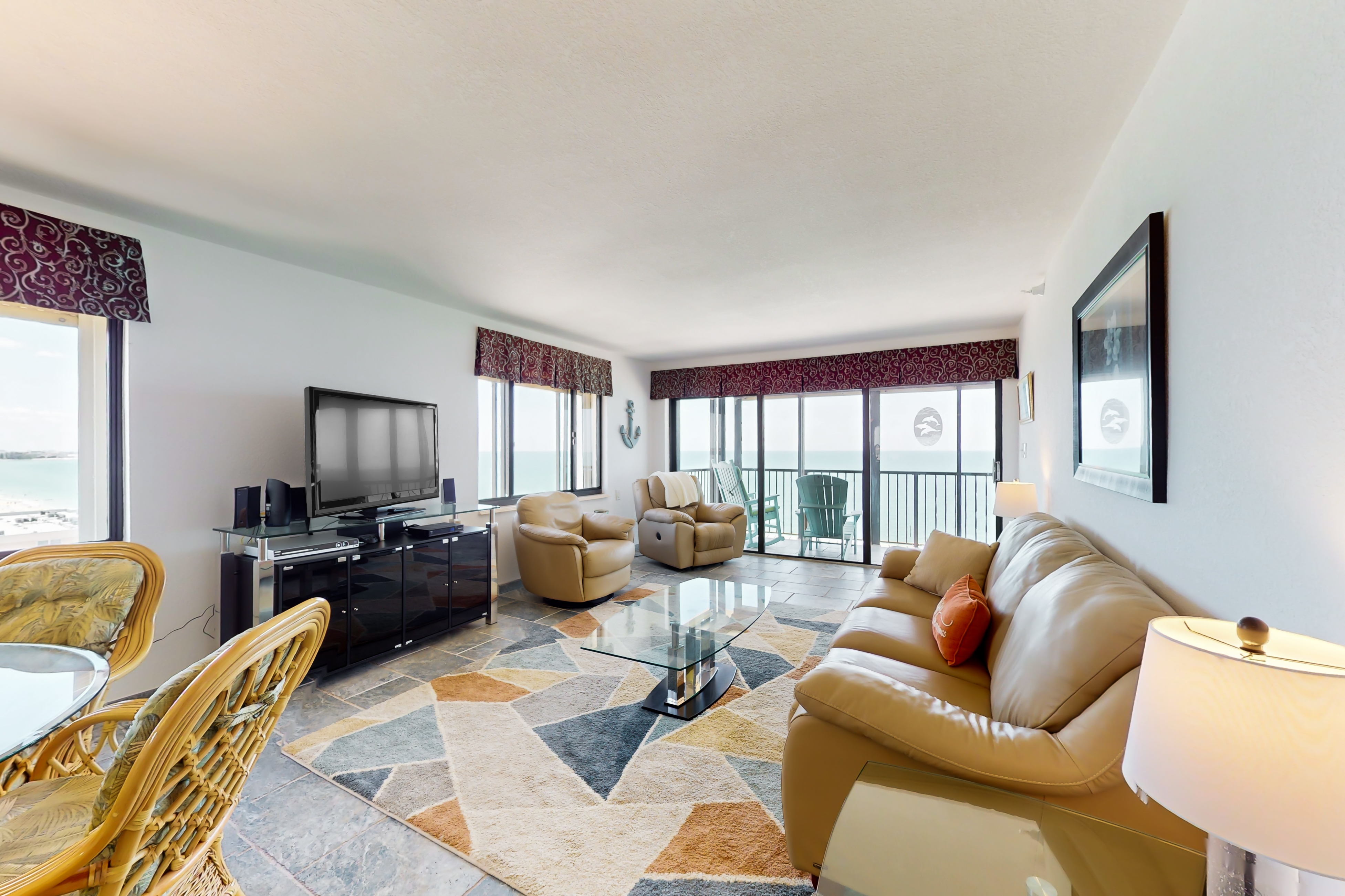 Oceanfront condo w stunning views fully equipped kitchen shared hot tub pool