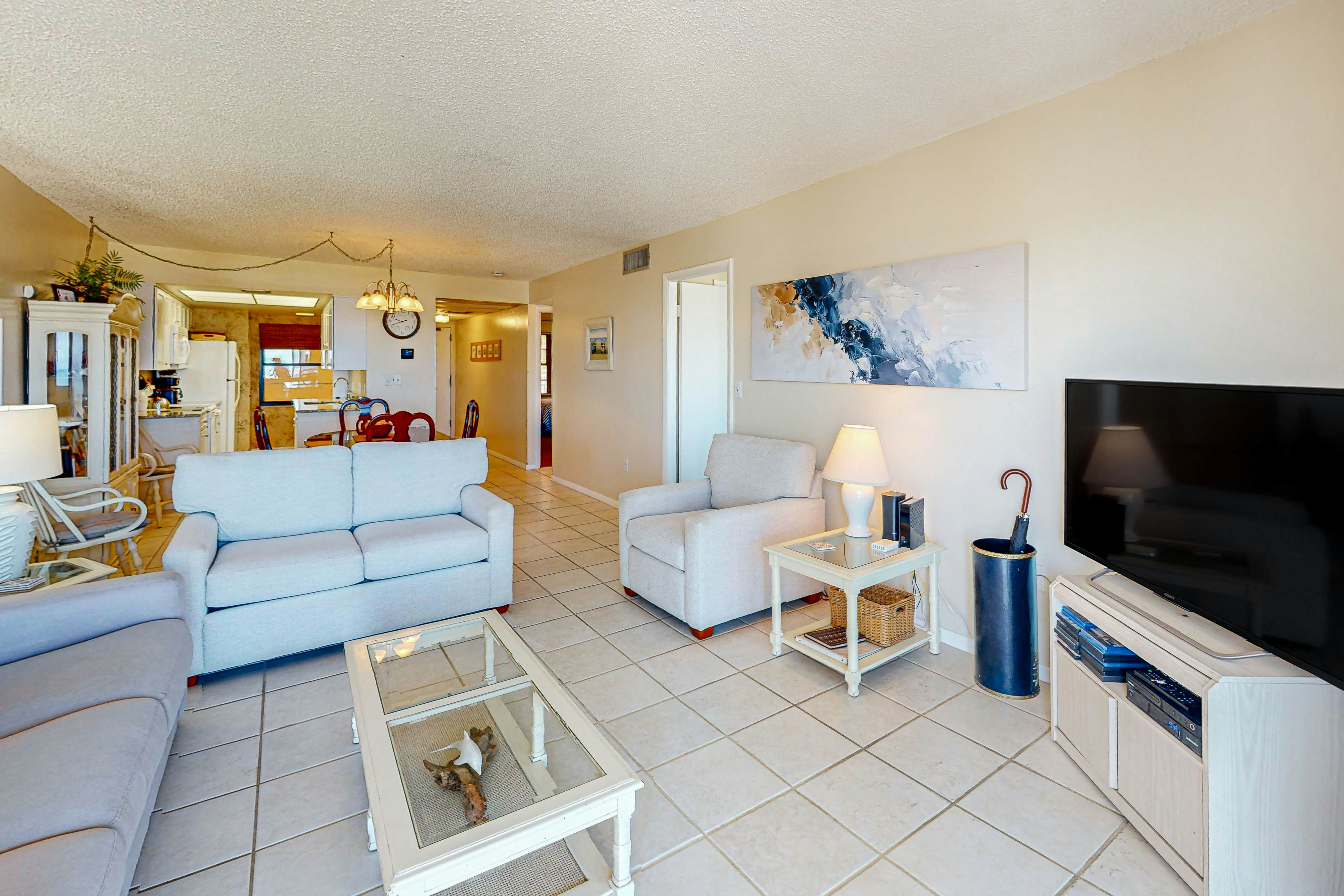 Gulf front with sunset views, heated pool, direct beach access, WIFI and WD