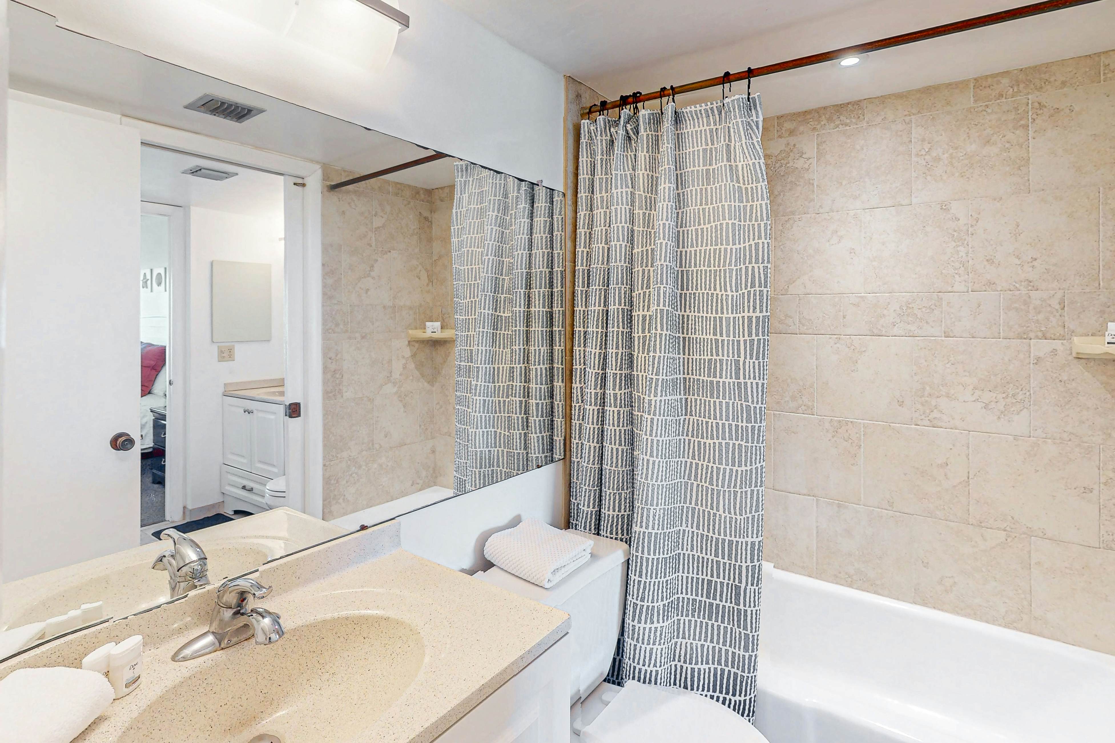 Gulf front with sunset views, heated pool, direct beach access, WIFI and WD