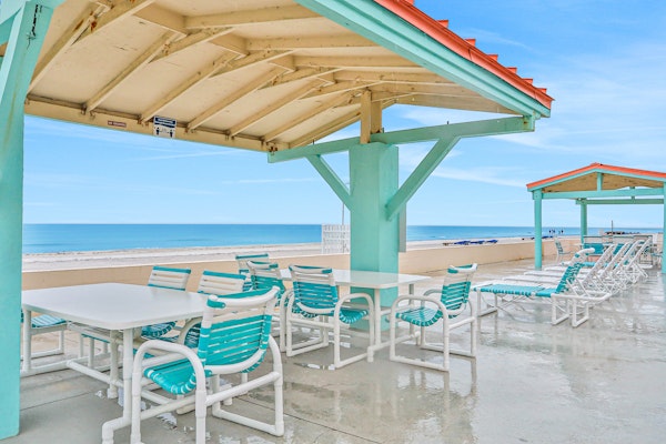 Beachfront studio with grilling area and shuffleboard steps to sand