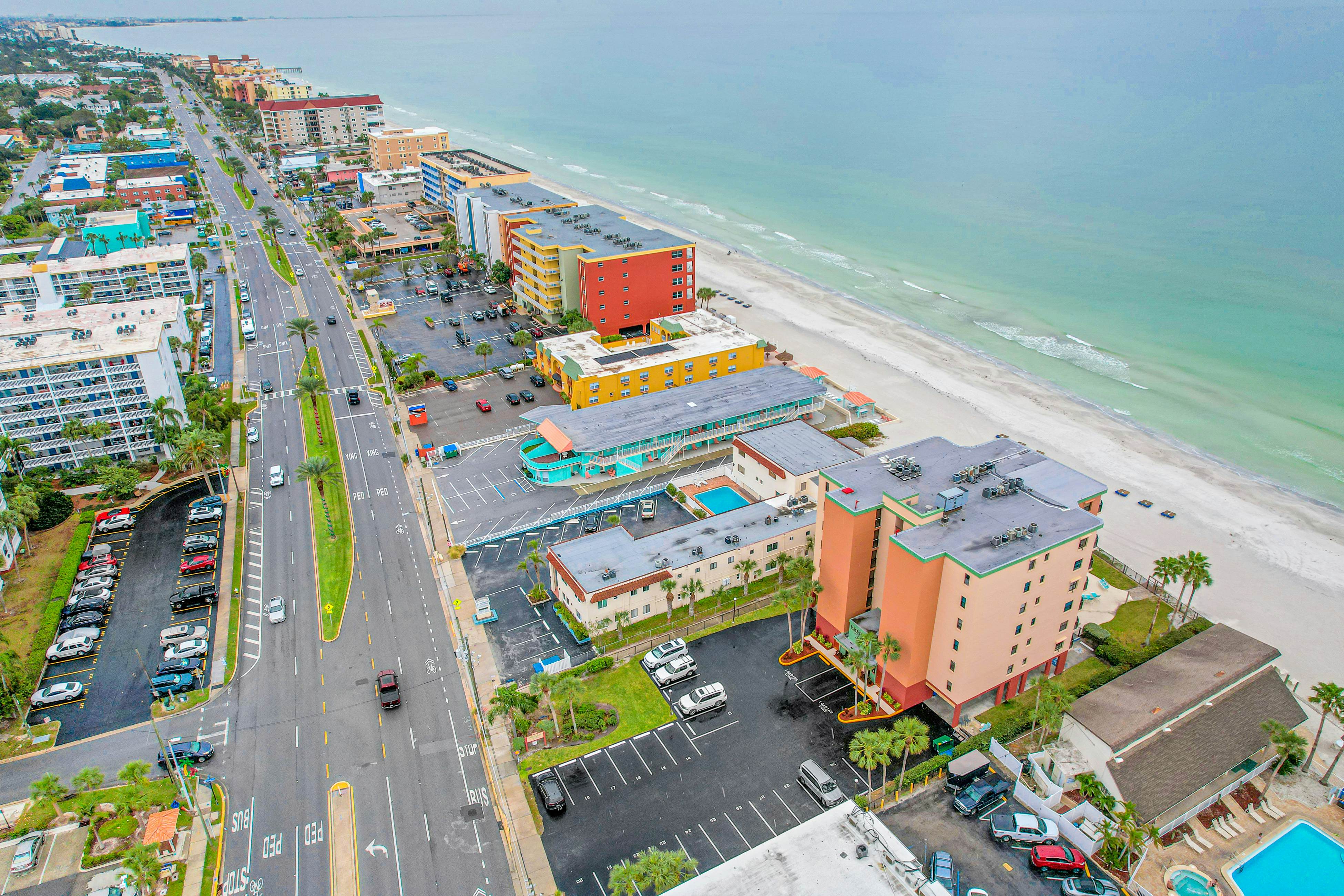 Beachfront studio with grilling area & shuffleboard - steps to sand