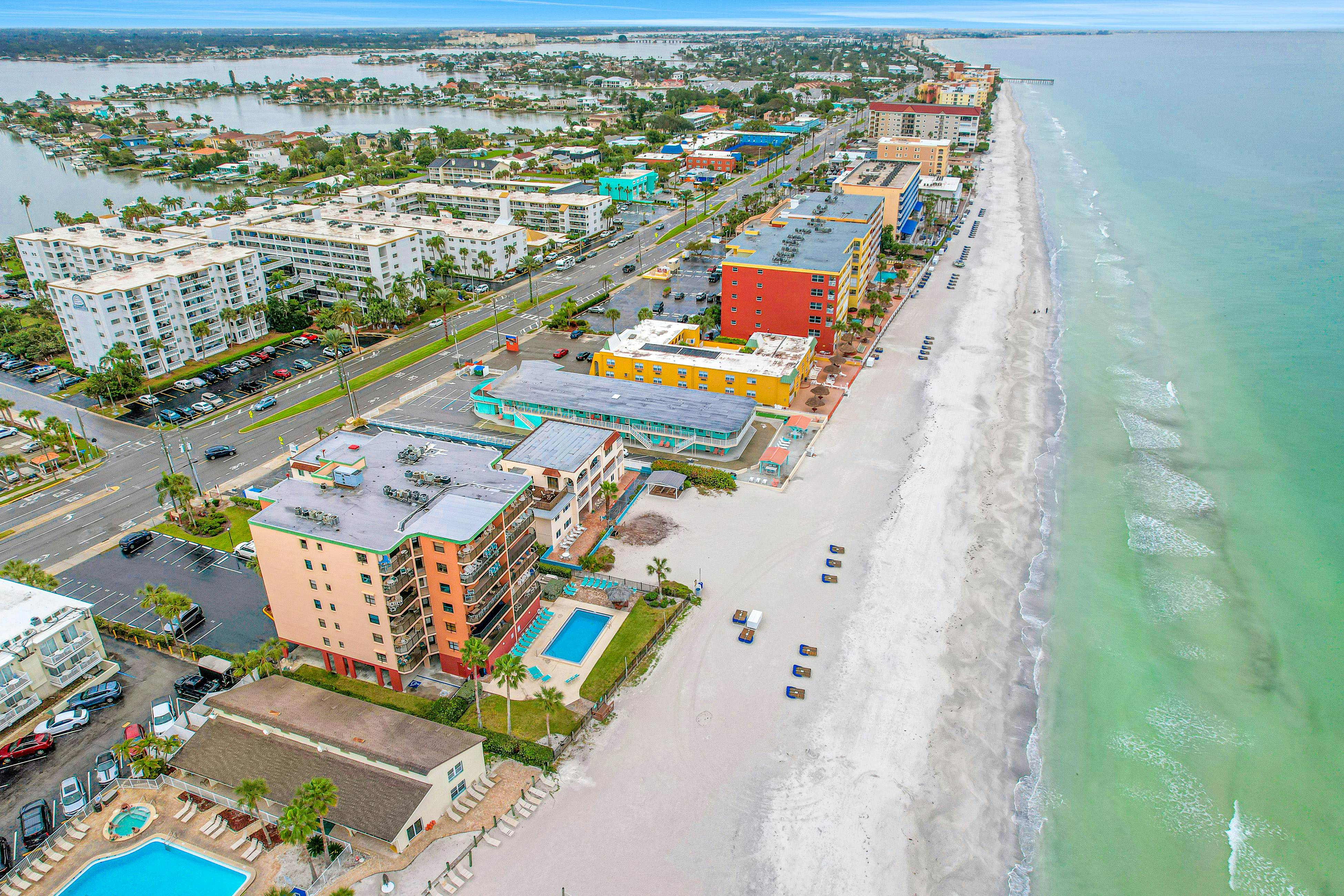 Beachfront studio with grilling area & shuffleboard - steps to sand