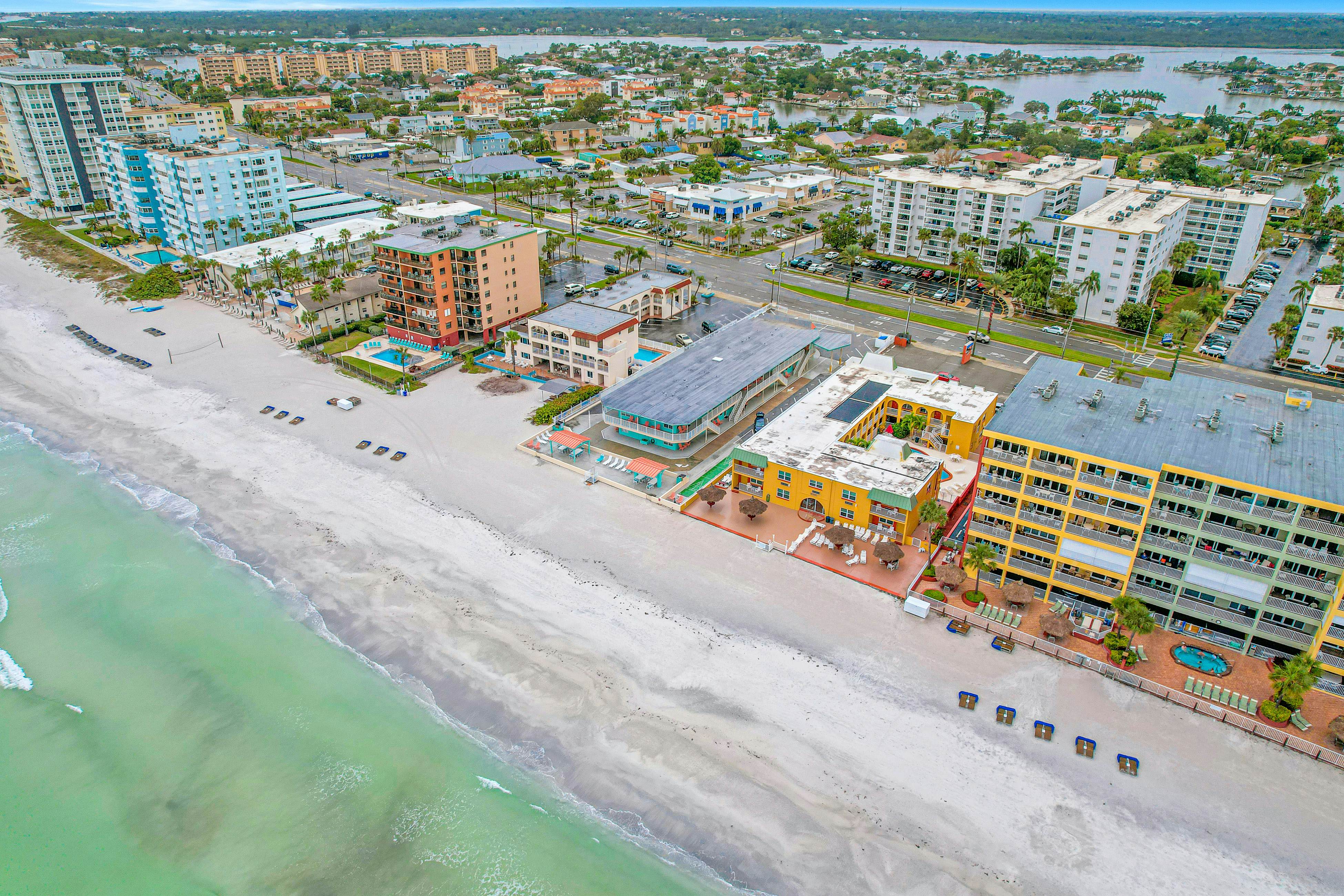 Beachfront studio with grilling area & shuffleboard - steps to sand