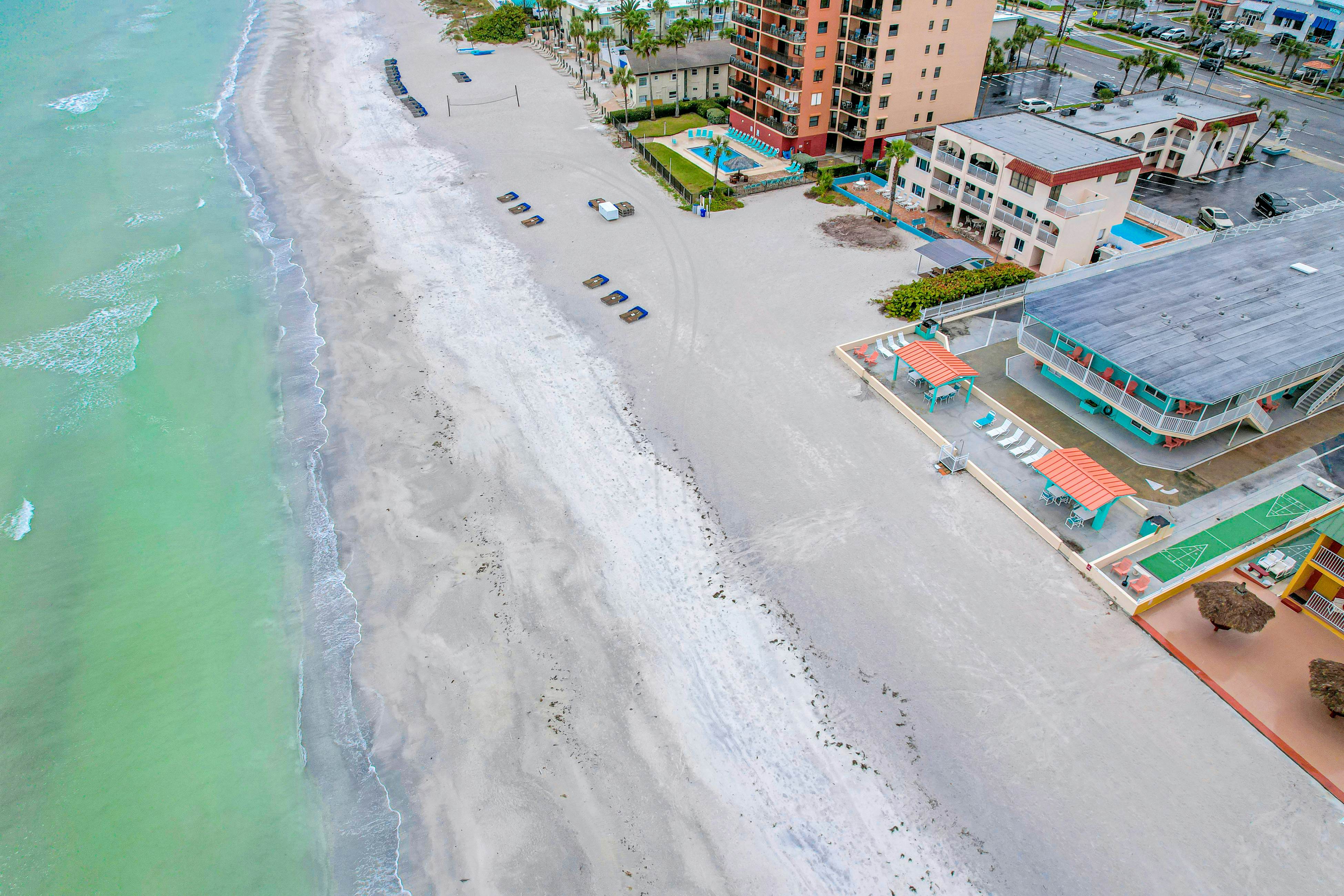 Beachfront studio with grilling area & shuffleboard - steps to sand