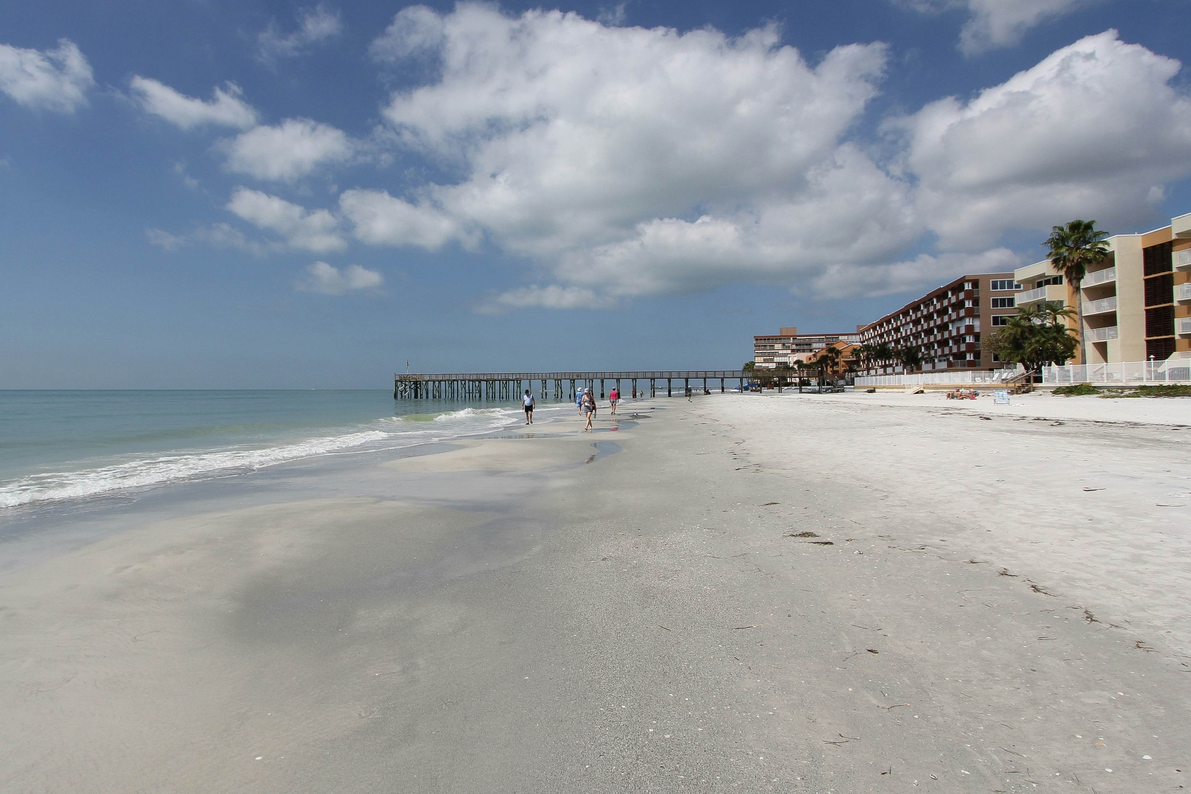 Beachfront studio with grilling area & shuffleboard - steps to sand