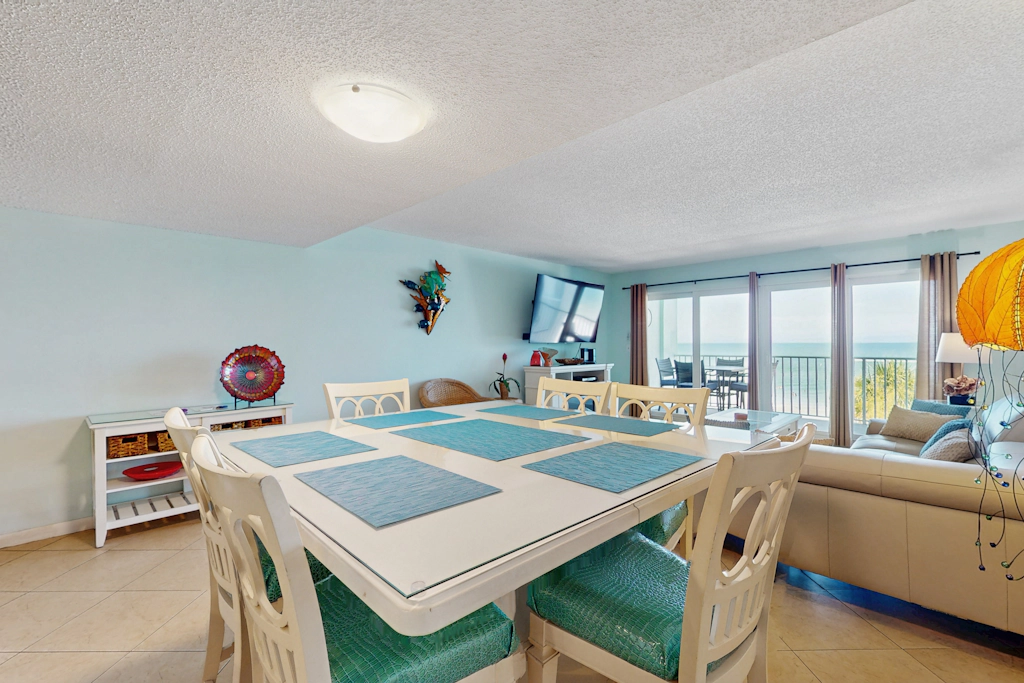 Oceanfront condo with heated pool hot tub and grills