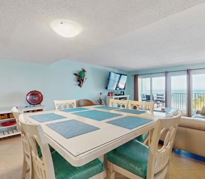 Oceanfront condo with heated pool hot tub and grills