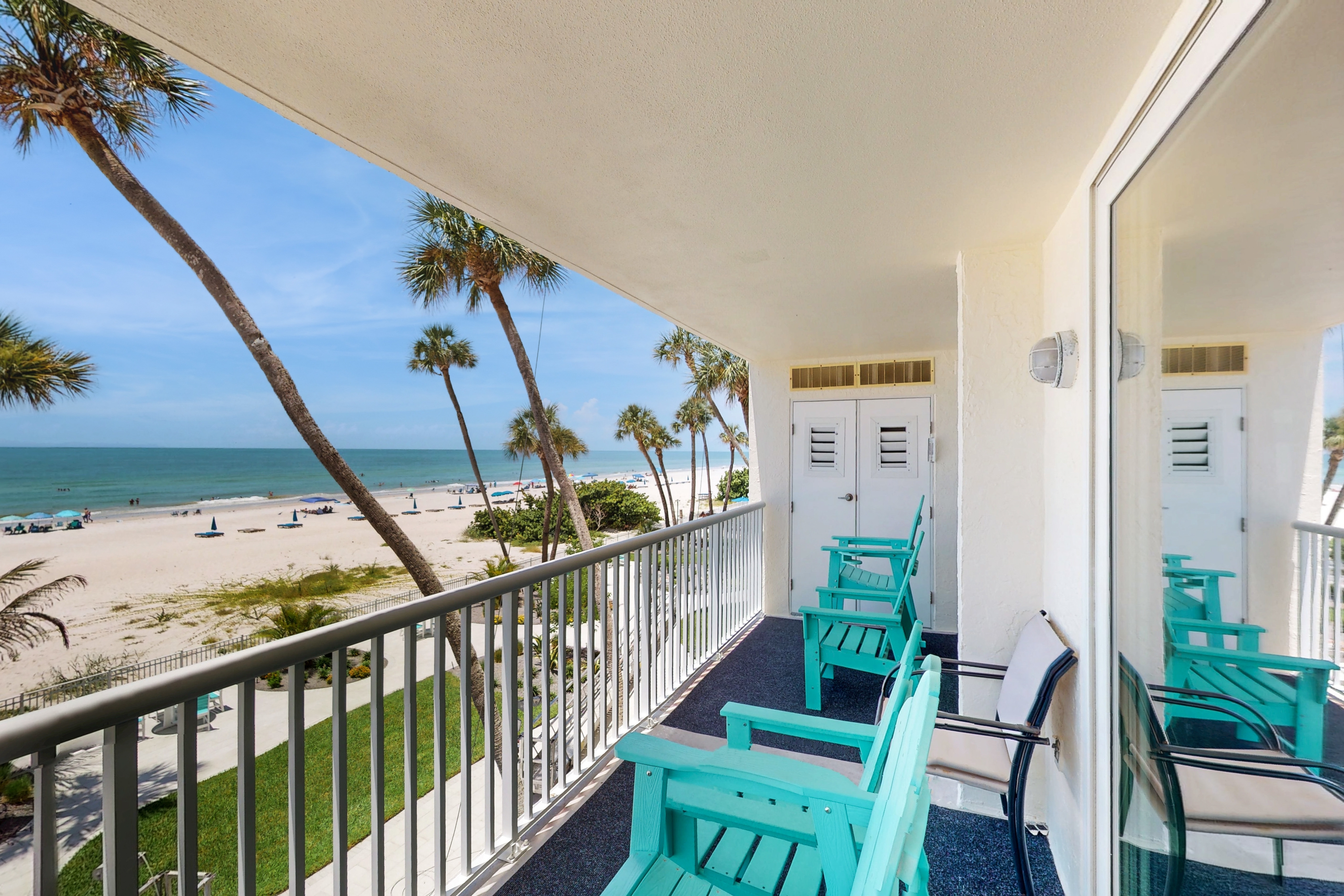 Third Floor Oceanfront Condo w Shared Pool Ocean View and Private Washer Dryer