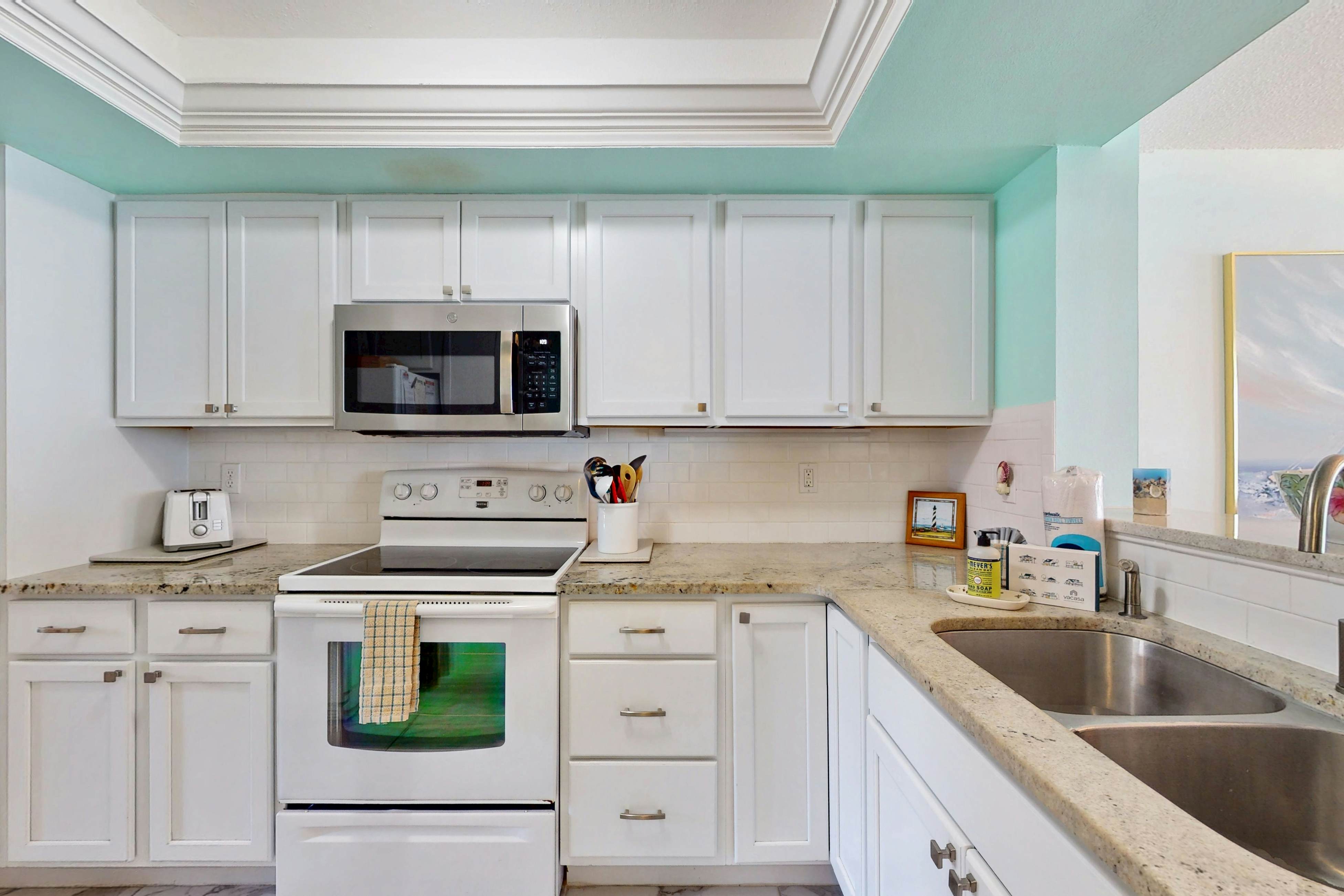 Third Floor, Oceanfront Condo w/ Shared Pool, Ocean View, & Private Washer/Dryer