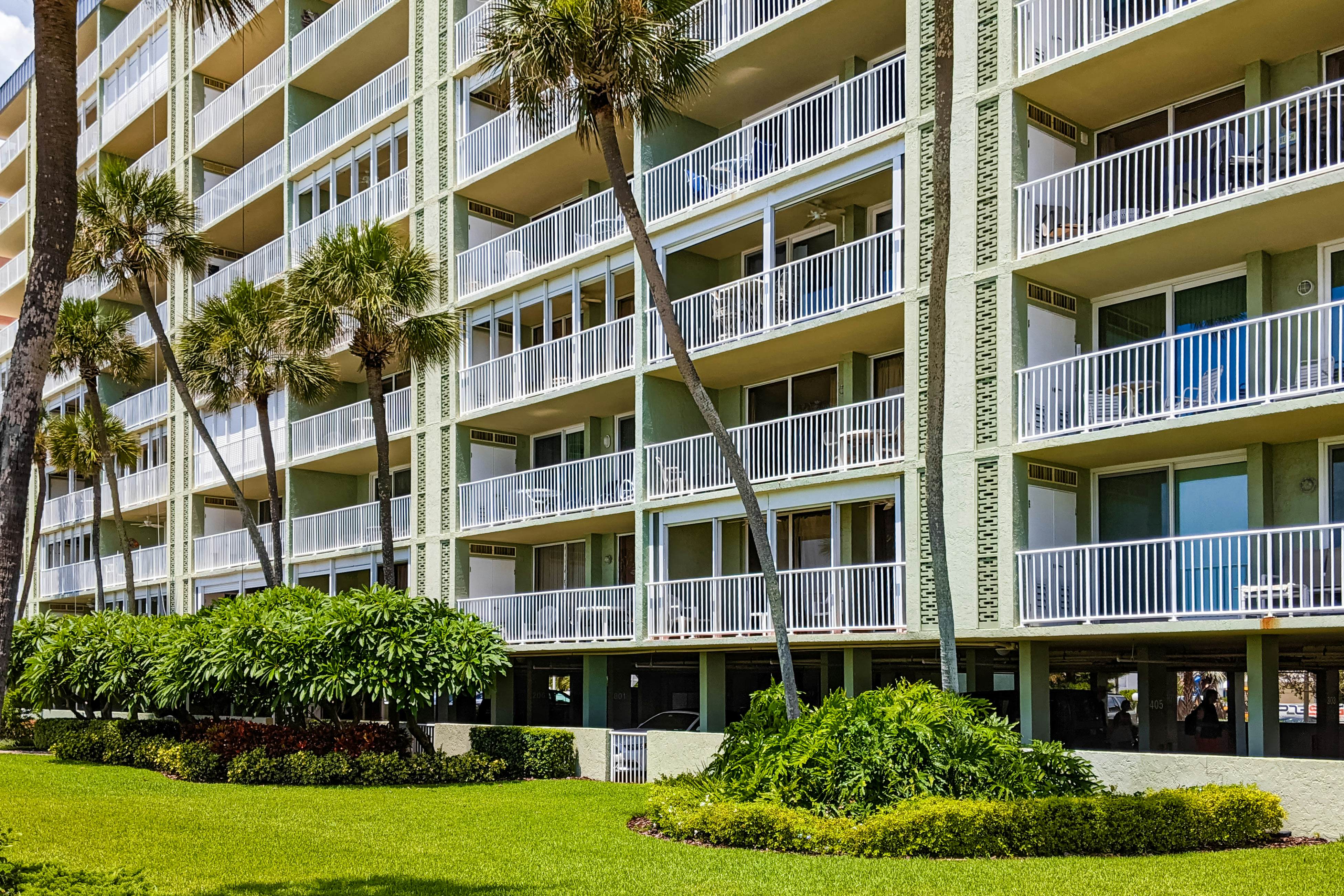 Third Floor, Oceanfront Condo w/ Shared Pool, Ocean View, & Private Washer/Dryer