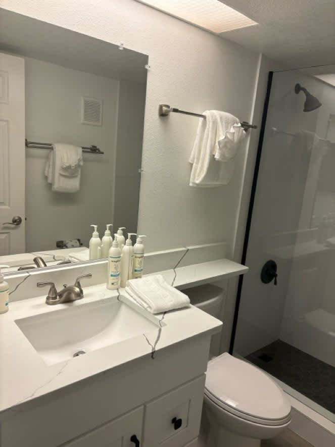 Third Floor Oceanfront Condo w Shared Pool Ocean View and Private Washer Dryer