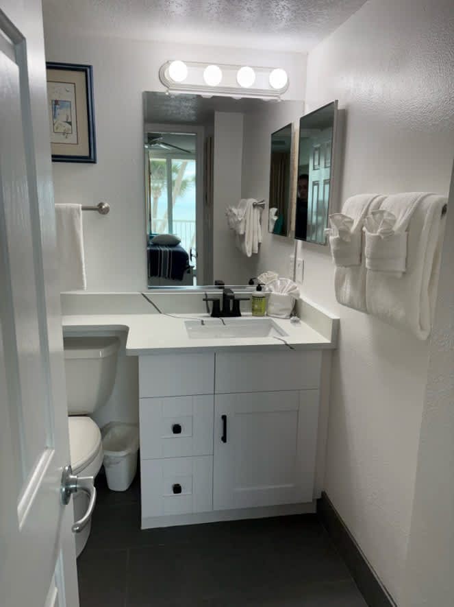 Third Floor Oceanfront Condo w Shared Pool Ocean View and Private Washer Dryer