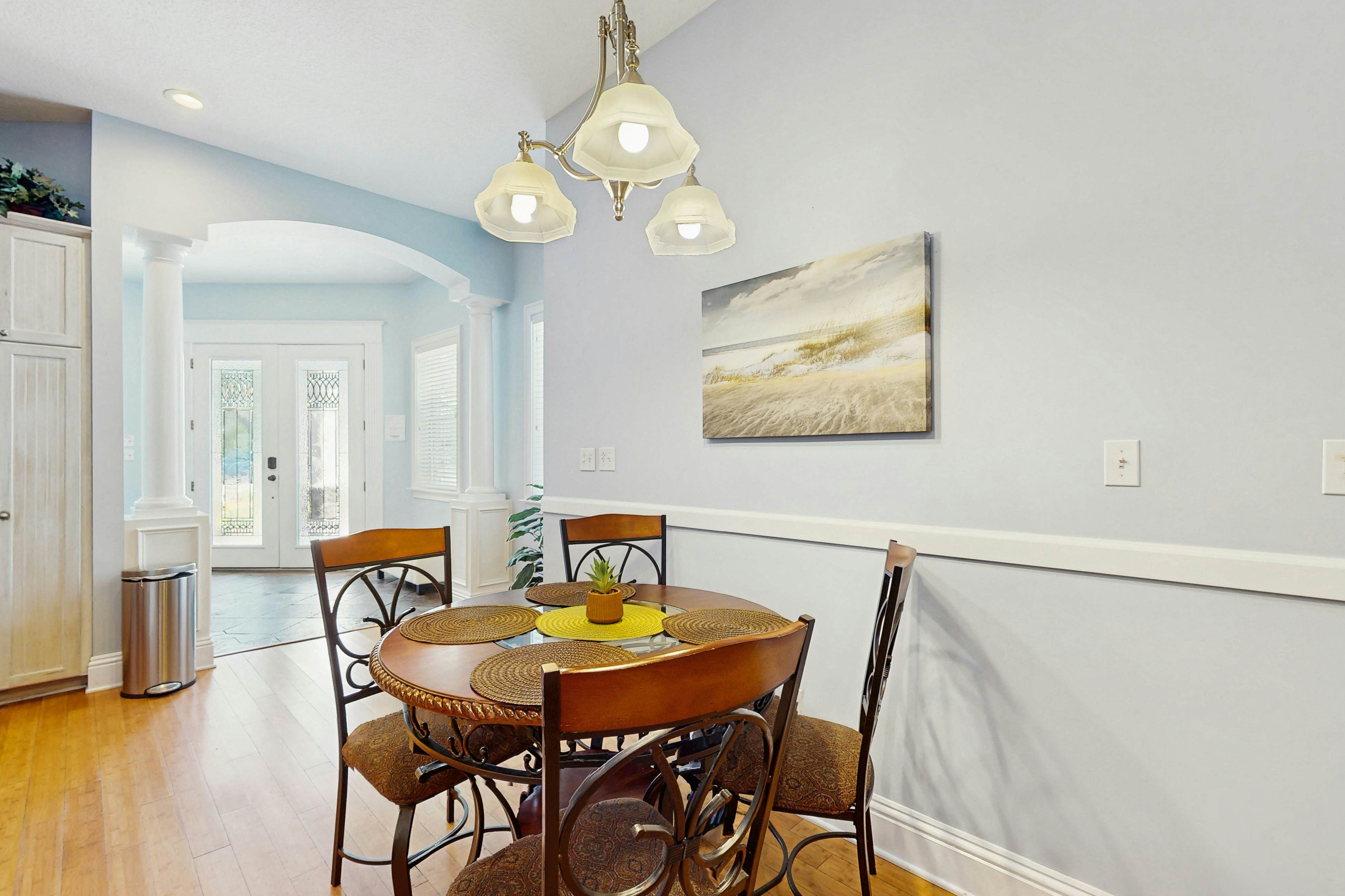 Single Story Home w/Private Pool, Fenced BackYard, Gas Grill, Fireplace, and A/C