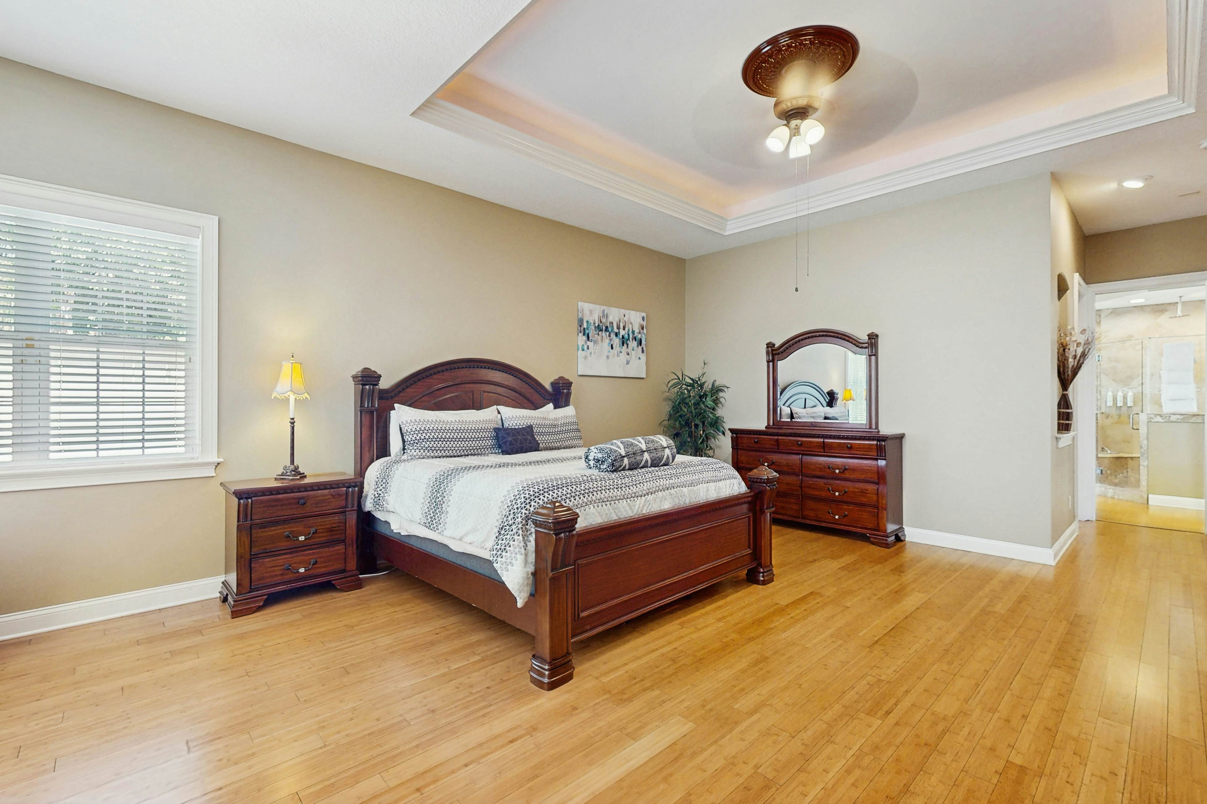 Single Story Home w/Private Pool, Fenced BackYard, Gas Grill, Fireplace, and A/C