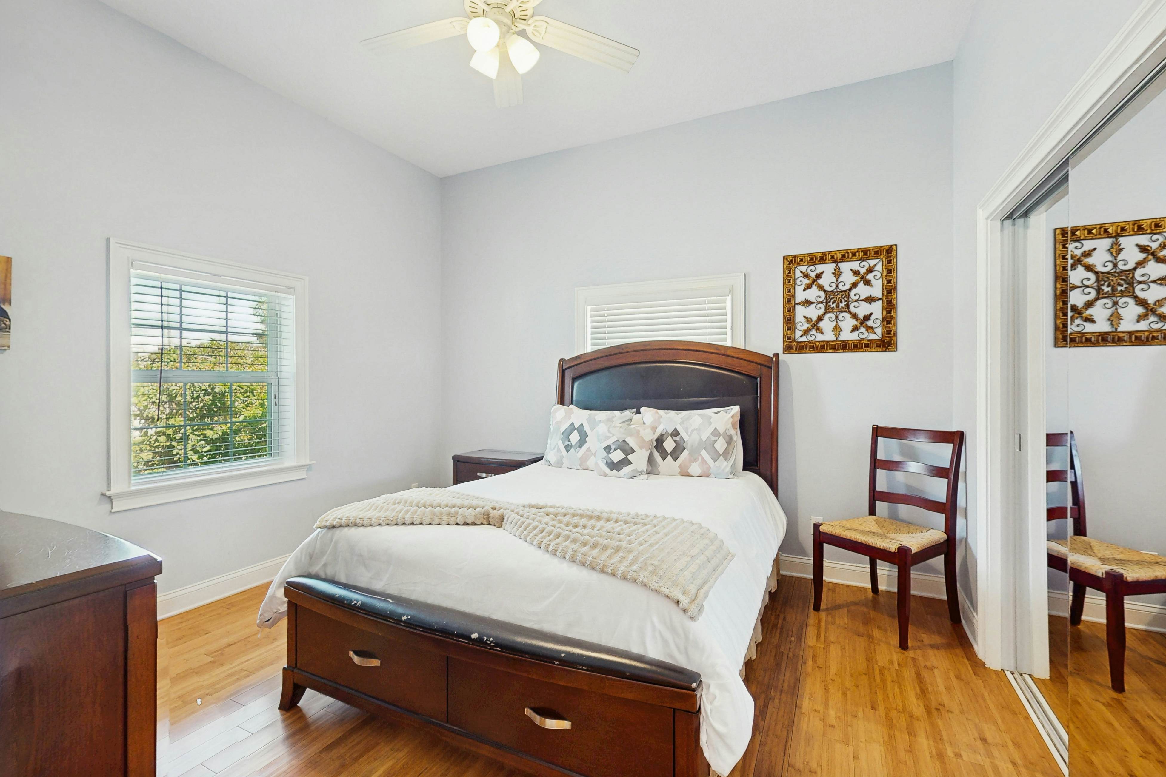 Single Story Home w/Private Pool, Fenced BackYard, Gas Grill, Fireplace, and A/C