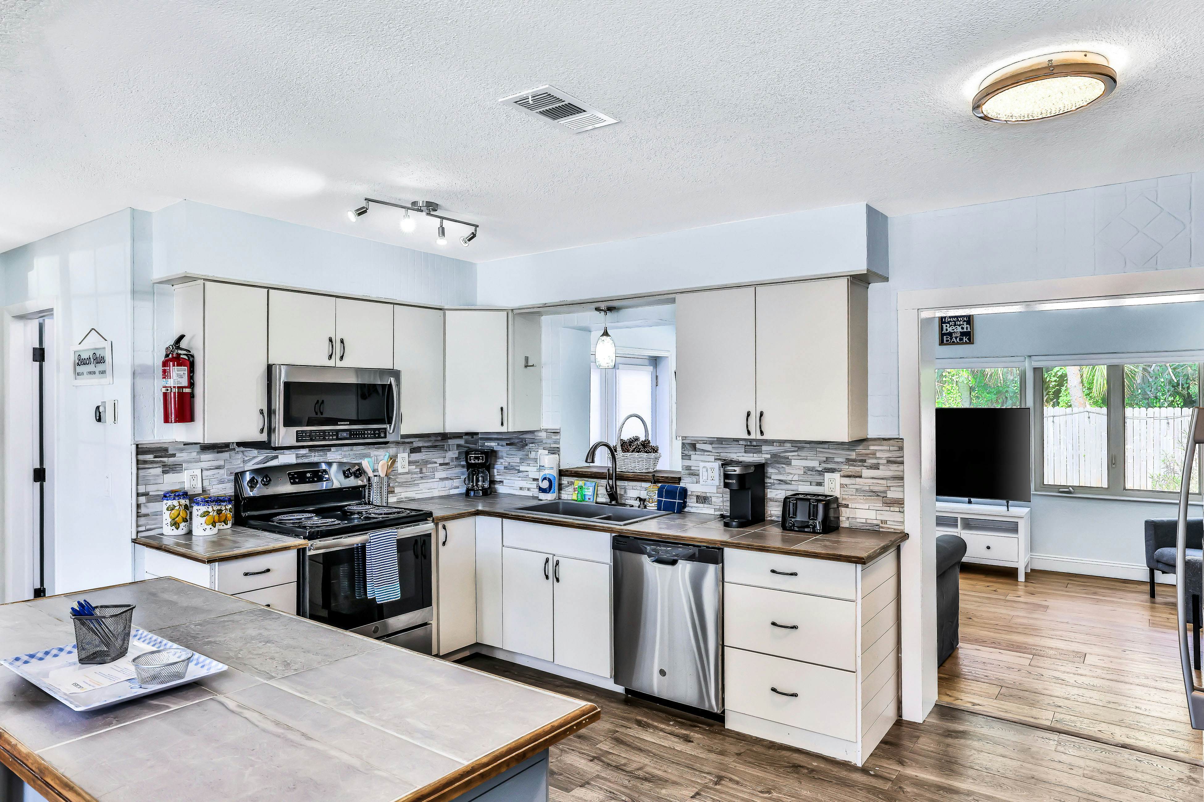 Dog-friendly Oasis with Private Pool, WiFi & Washer-Dryer - 5 Min to Beach