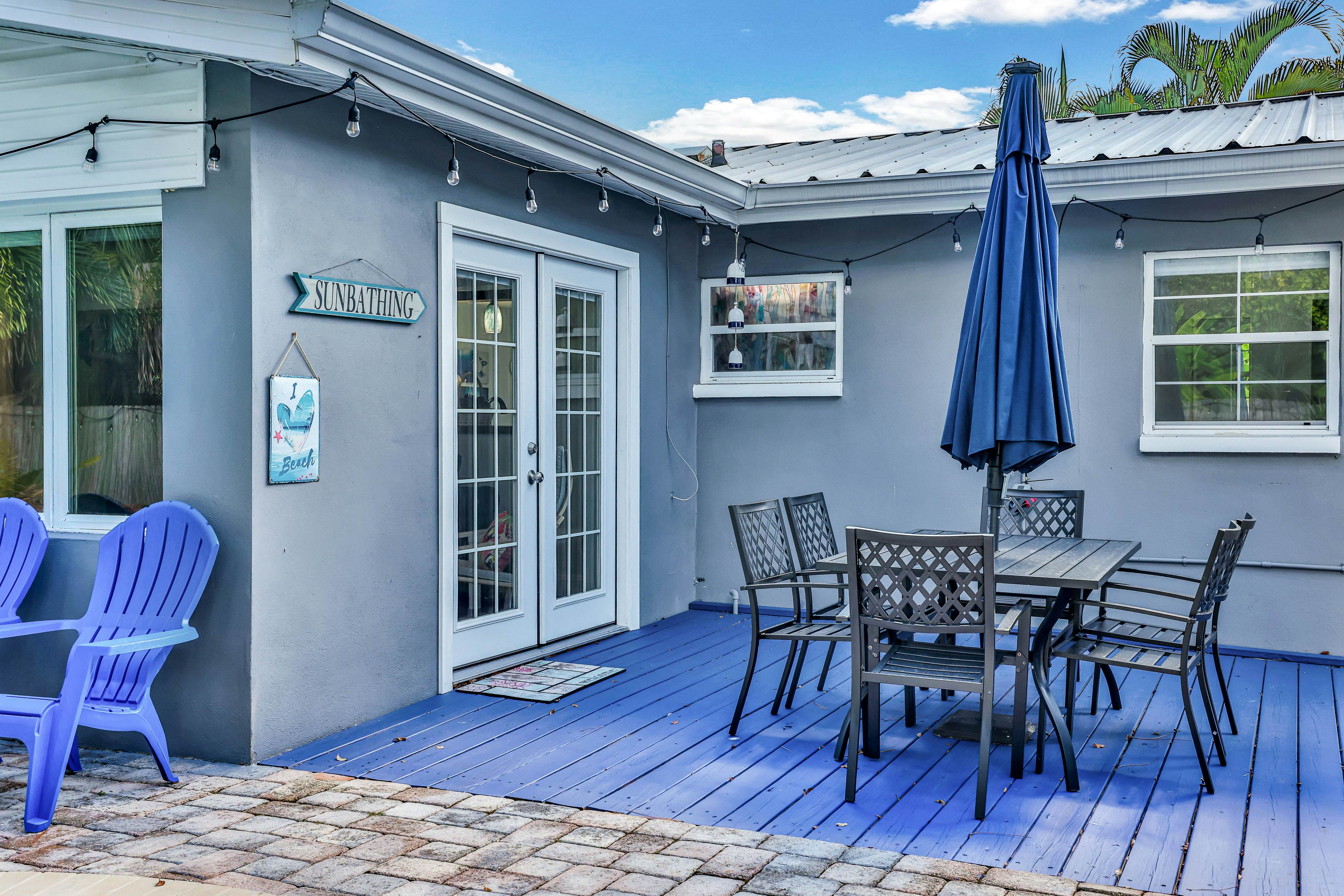 Dog-friendly Oasis with Private Pool, WiFi & Washer-Dryer - 5 Min to Beach