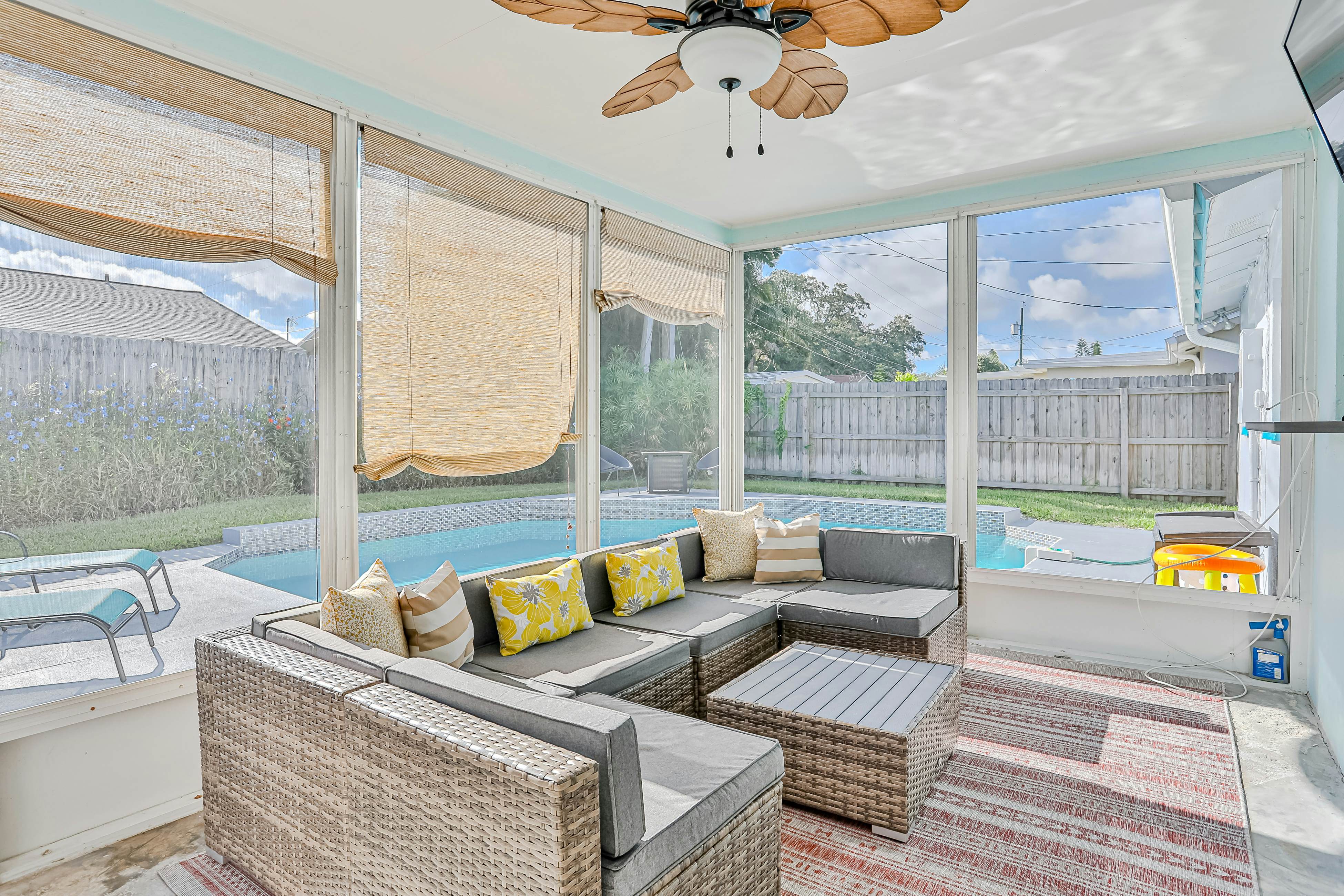 Modern coastal getaway with pool, enclosed yard, grill & outdoor bar