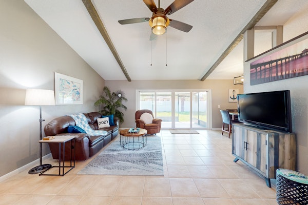 Dog friendly house with patio firepit fenced yard beach gear and AC