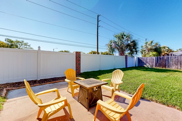 Dog friendly house with patio firepit fenced yard beach gear and AC