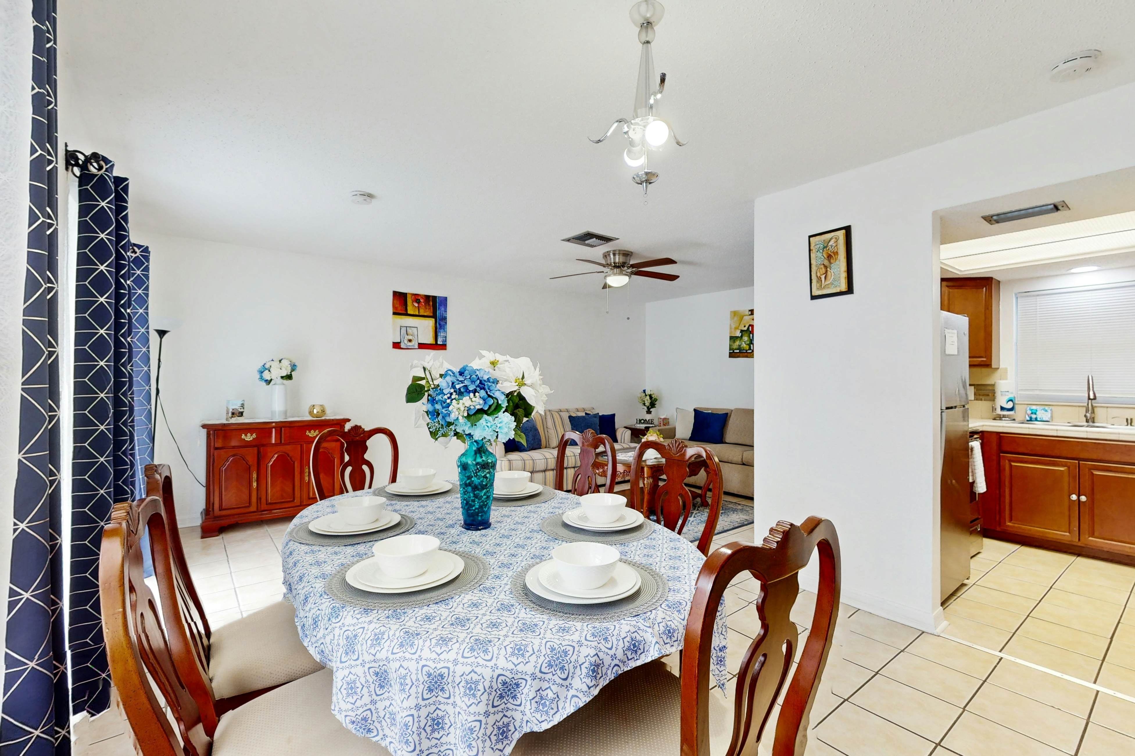 Centrally located, dog friendly, comfortable home with AC and WD