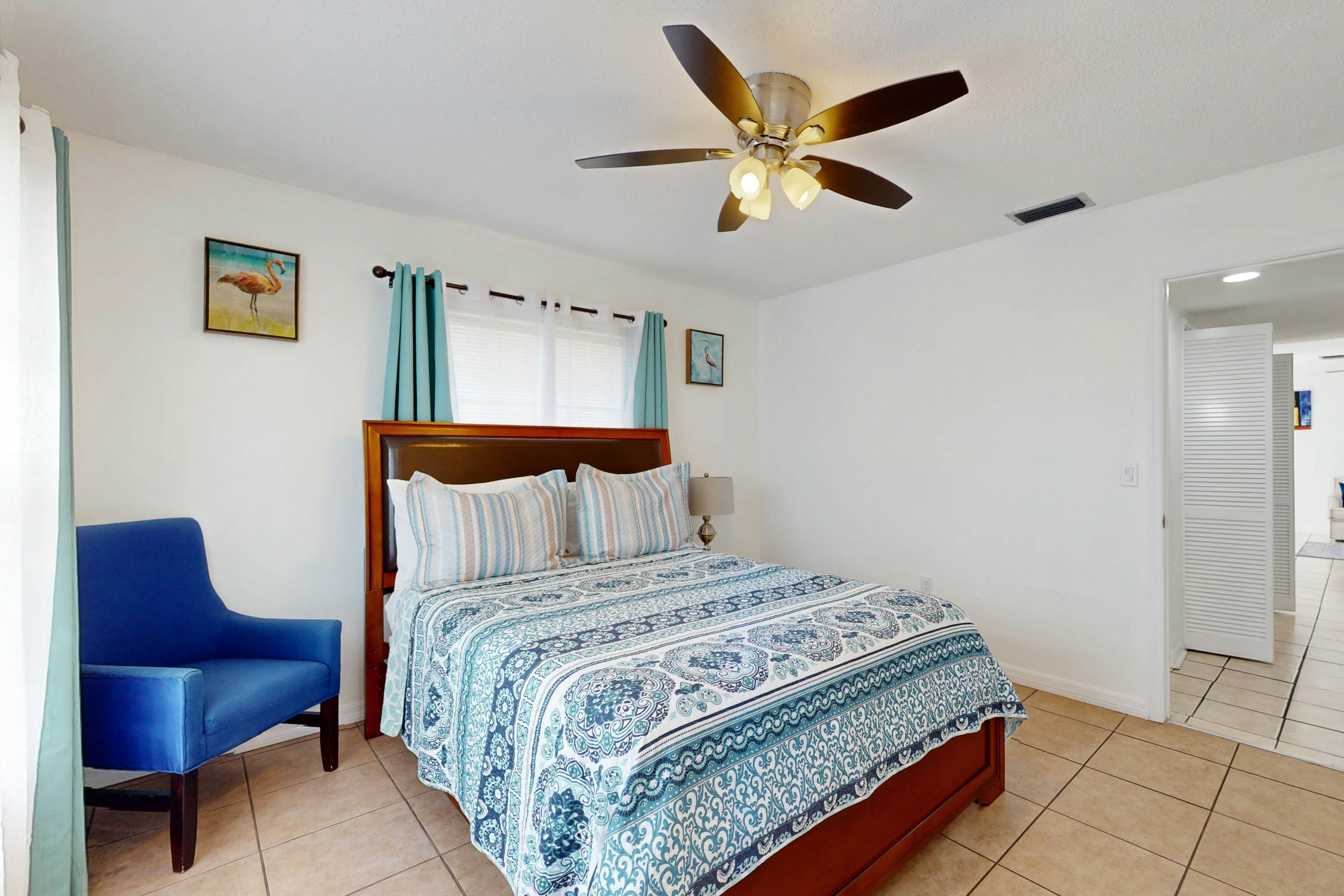 Centrally located, dog friendly, comfortable home with AC and WD