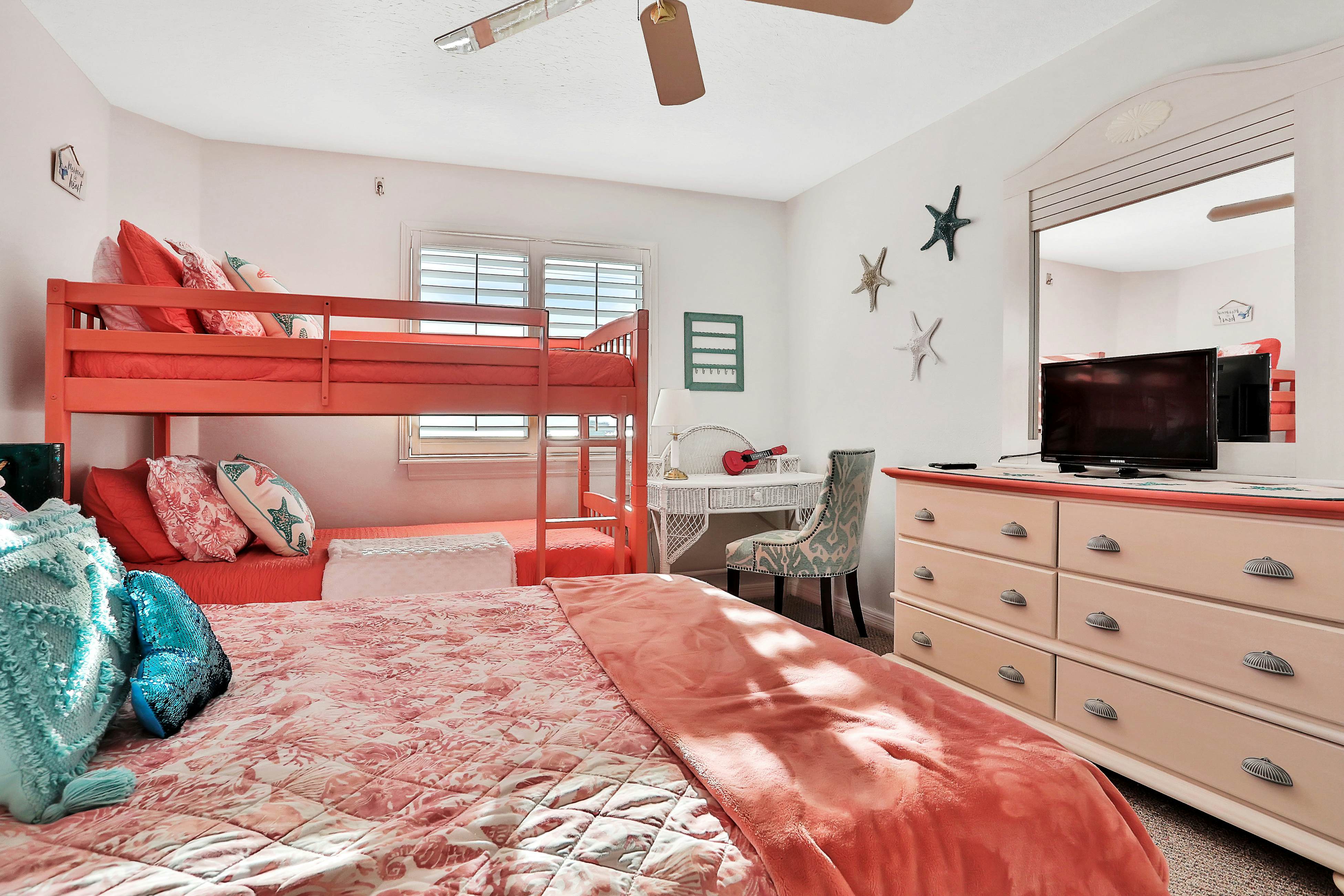 Dog-Friendly Home with High-Speed WiFi and Central AC - Snowbird-Friendly