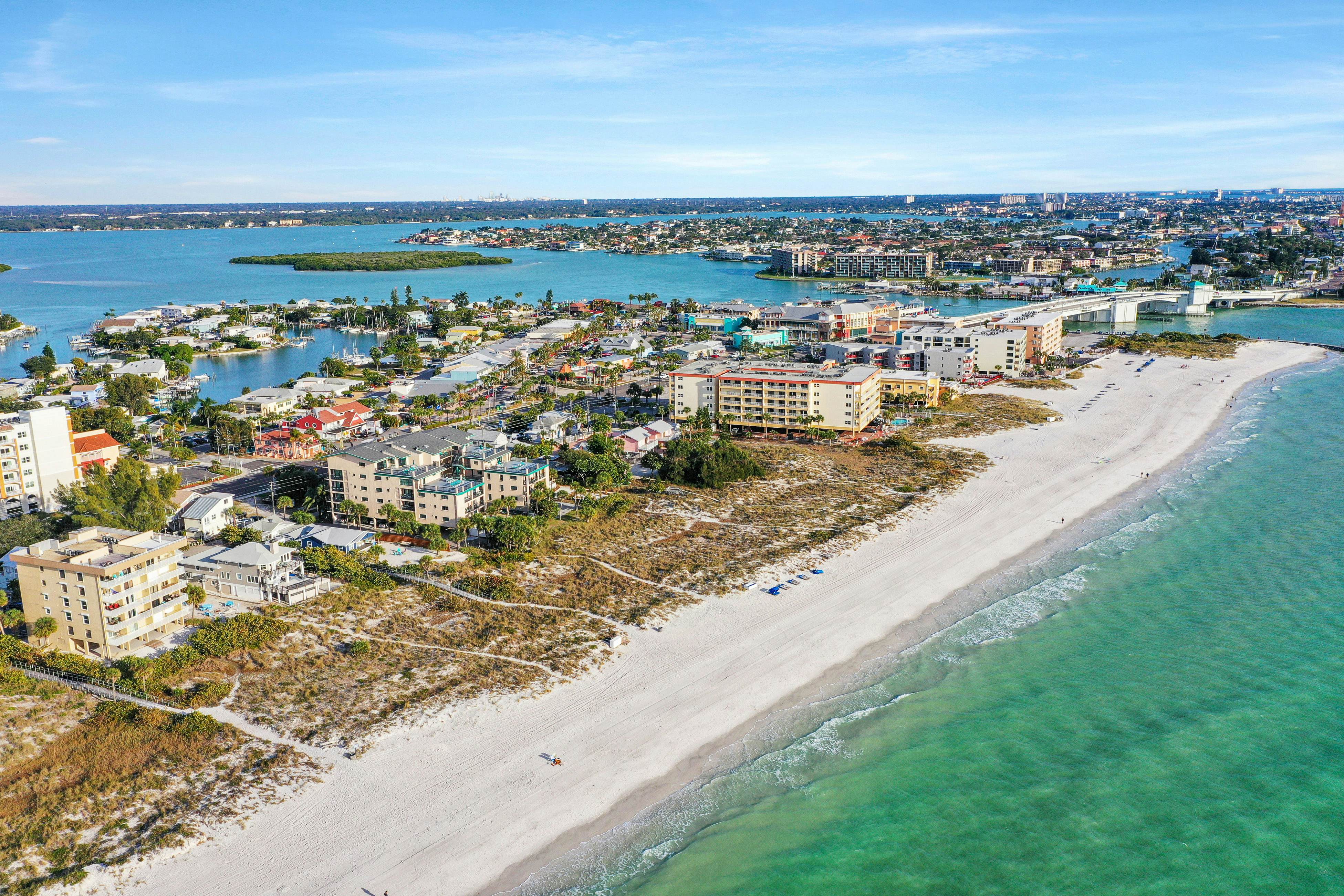 Dog-Friendly Home with High-Speed WiFi and Central AC - Snowbird-Friendly