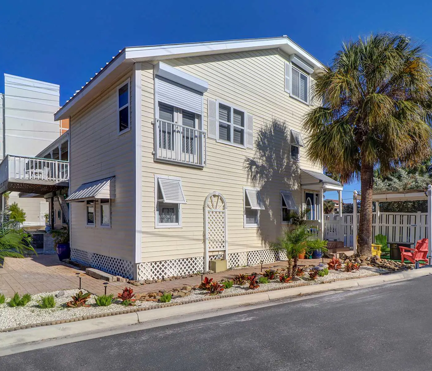 Dog Friendly Home with High Speed WiFi and Central AC Snowbird Friendly