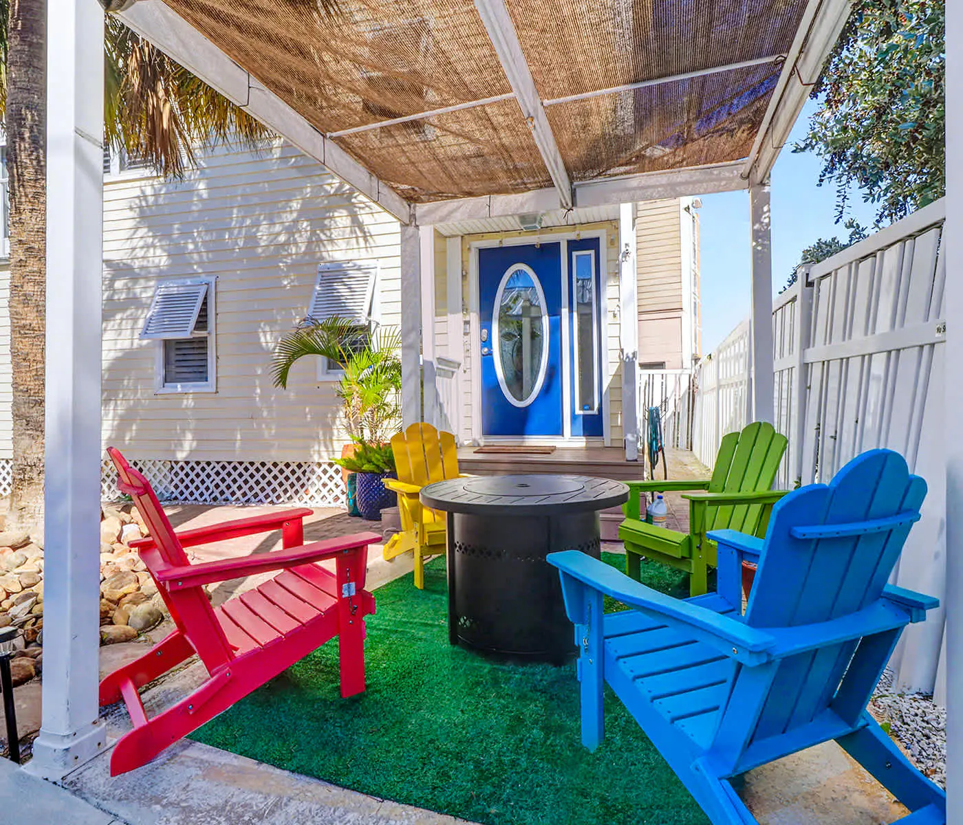 Dog Friendly Home with High Speed WiFi and Central AC Snowbird Friendly