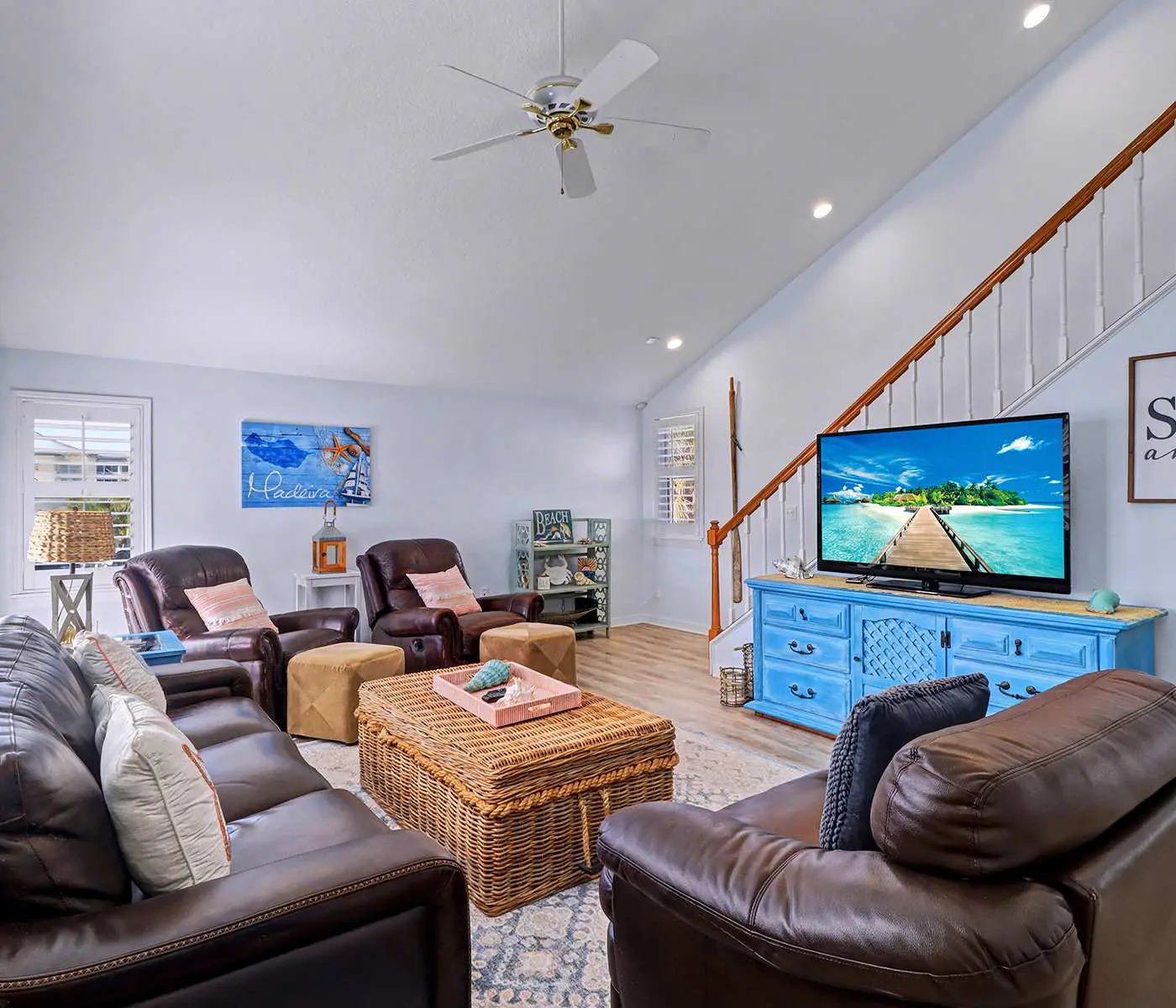 Dog Friendly Home with High Speed WiFi and Central AC Snowbird Friendly