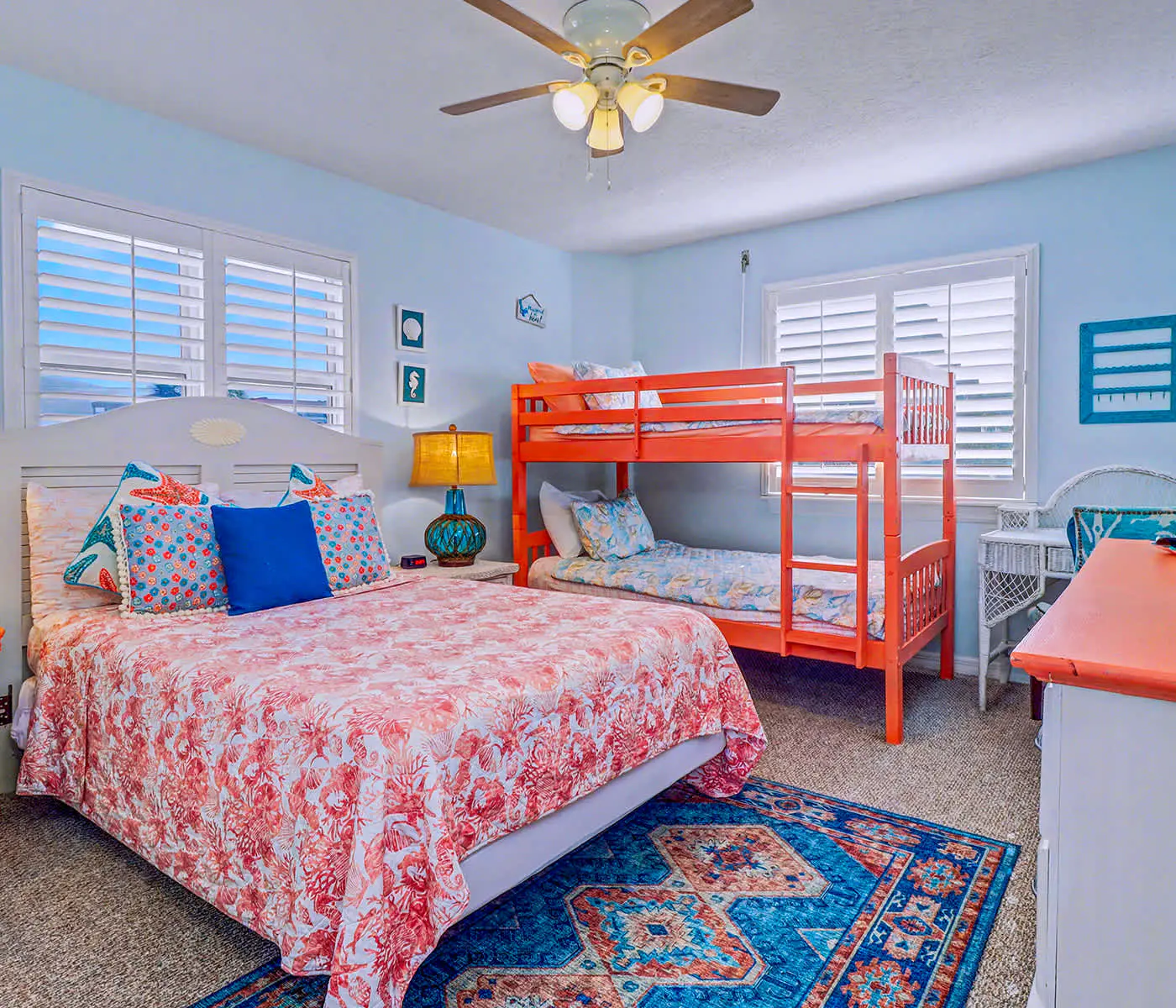 Dog Friendly Home with High Speed WiFi and Central AC Snowbird Friendly