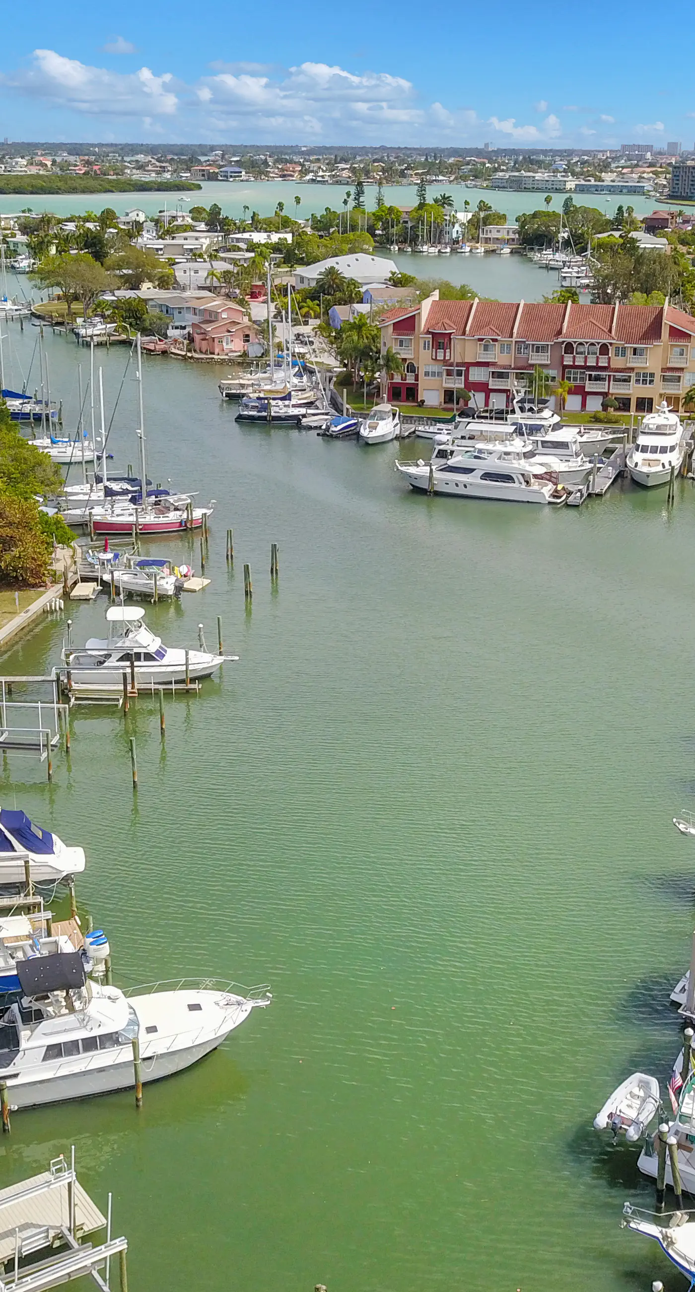 Bay front condo shared pool and hot tub right next to the beach