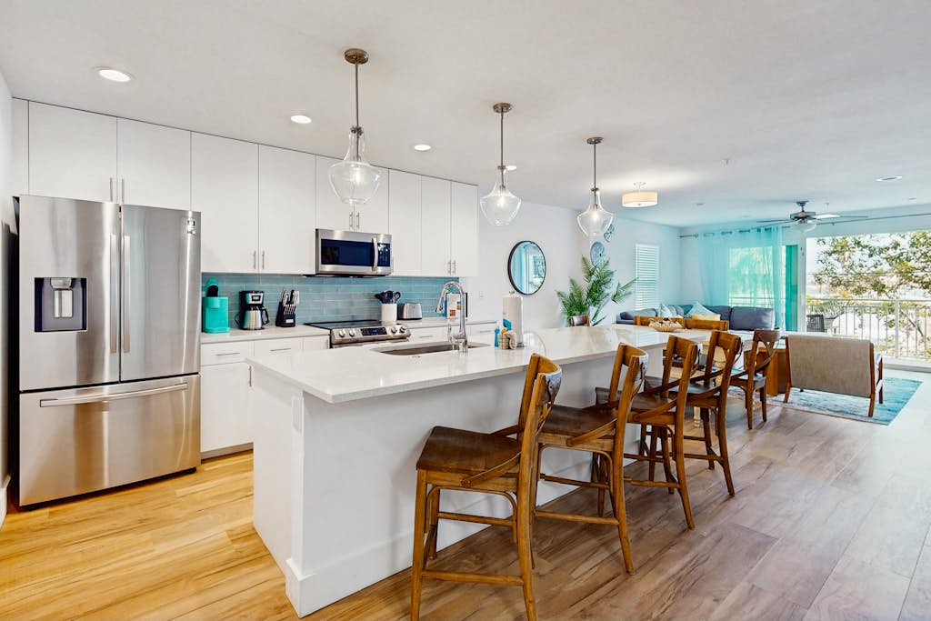 Coastal Getaway 3BR 3BA Condo with Pool Just 2 Blocks from the Beach