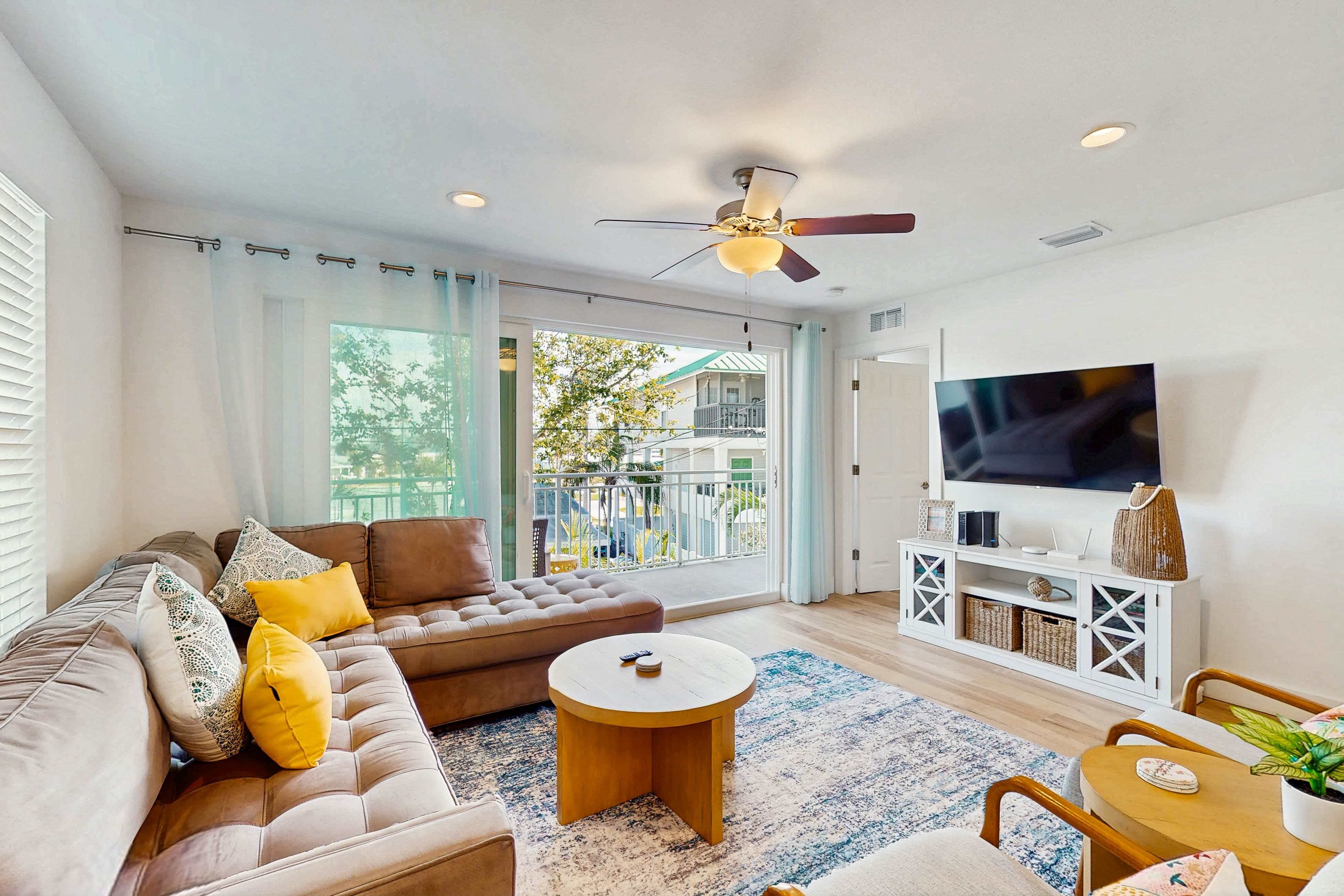 Coastal Getaway – 3BR/3BA Condo with Pool Just 2 Blocks from the Beach!