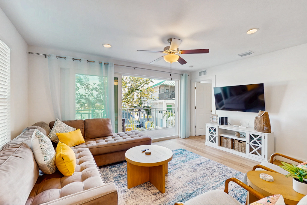 Coastal Getaway 3BR 3BA Condo with Pool Just 2 Blocks from the Beach