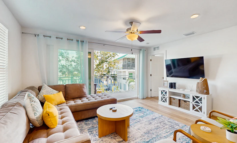 Coastal Getaway 3BR 3BA Condo with Pool Just 2 Blocks from the Beach