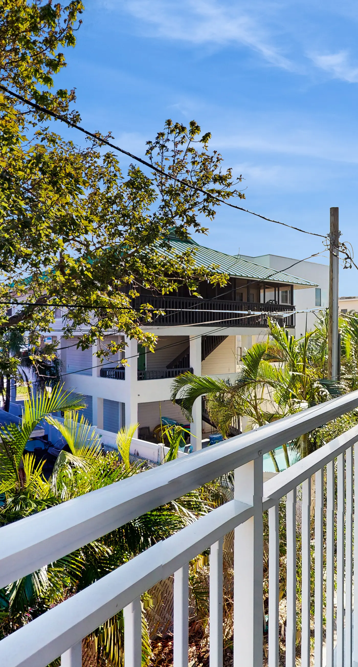 Coastal Getaway 3BR 3BA Condo with Pool Just 2 Blocks from the Beach