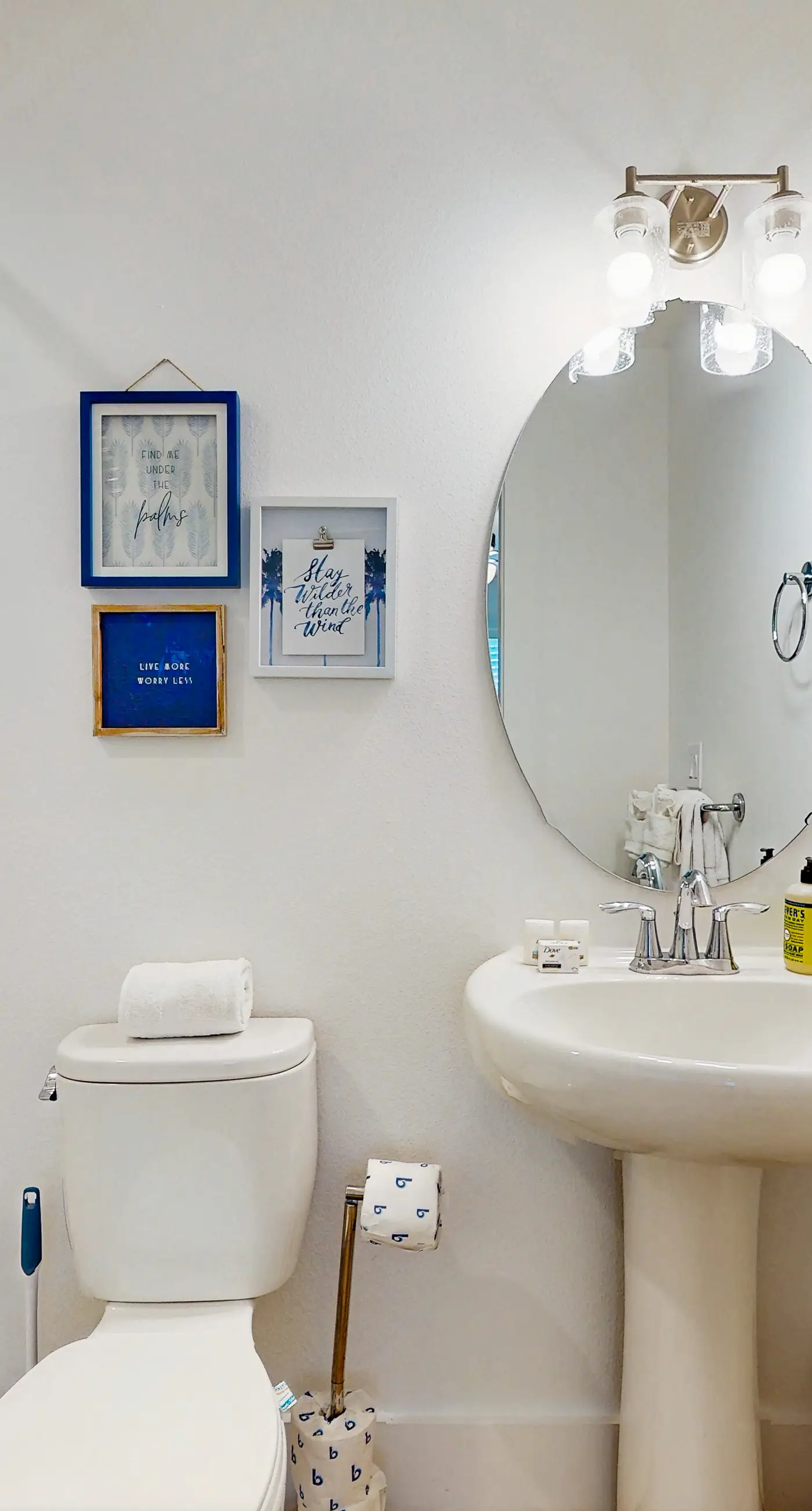 Coastal Getaway 3BR 3BA Condo with Pool Just 2 Blocks from the Beach